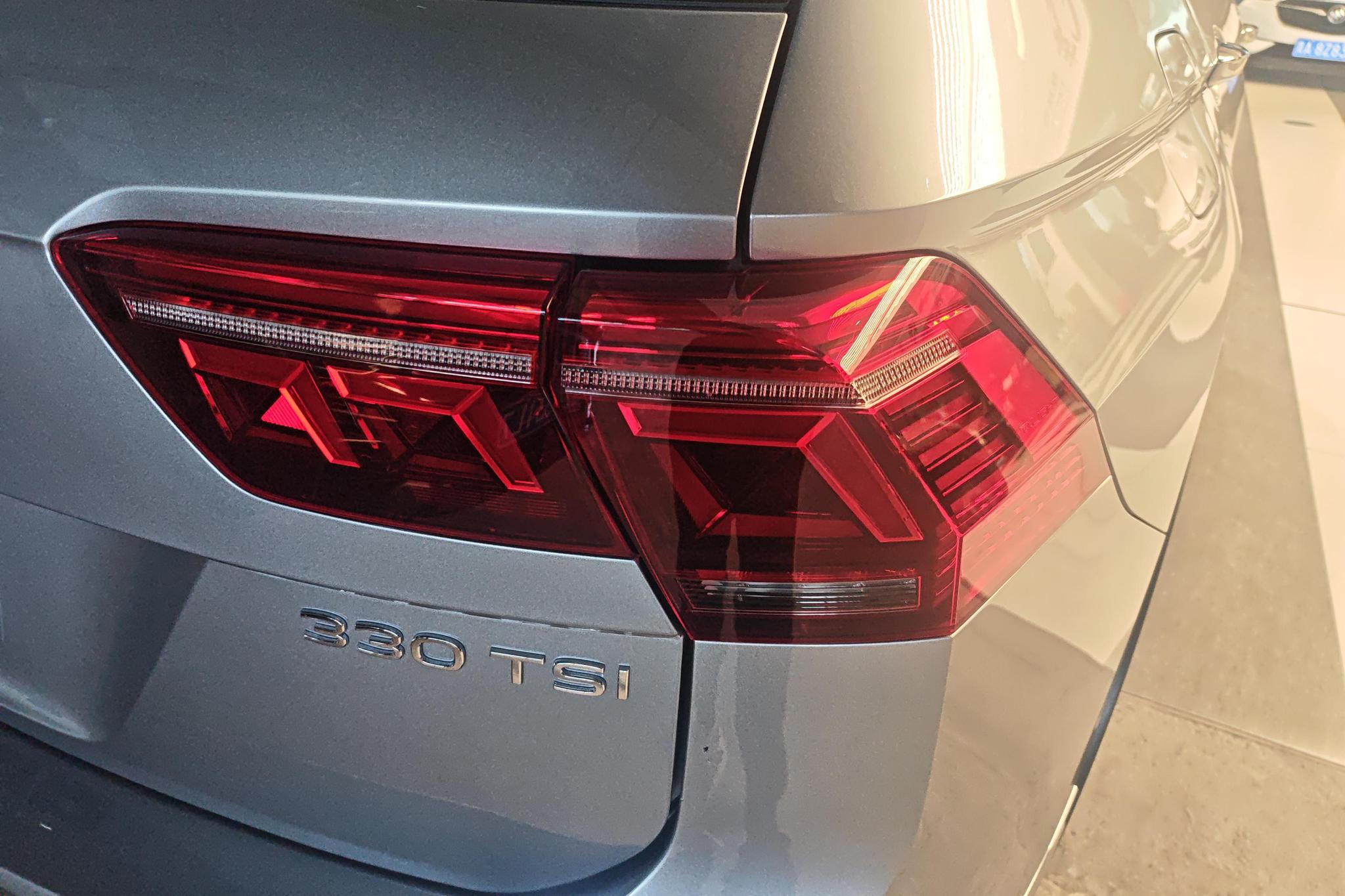 Volkswagen Tiguan L L 2022 330TSI AT R-Line Flagship