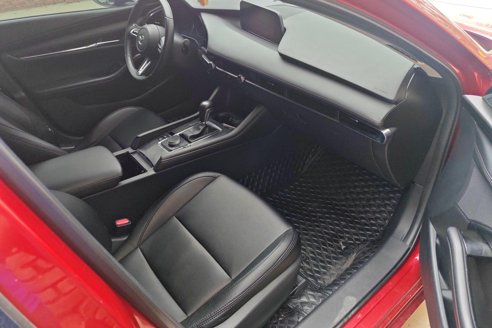 Mazda Mazda3 3 2020 2.0L AT
