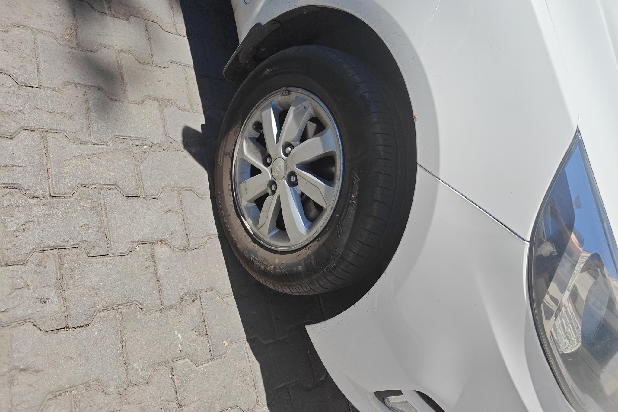 Kia K2 2015 1.4L MT GLS