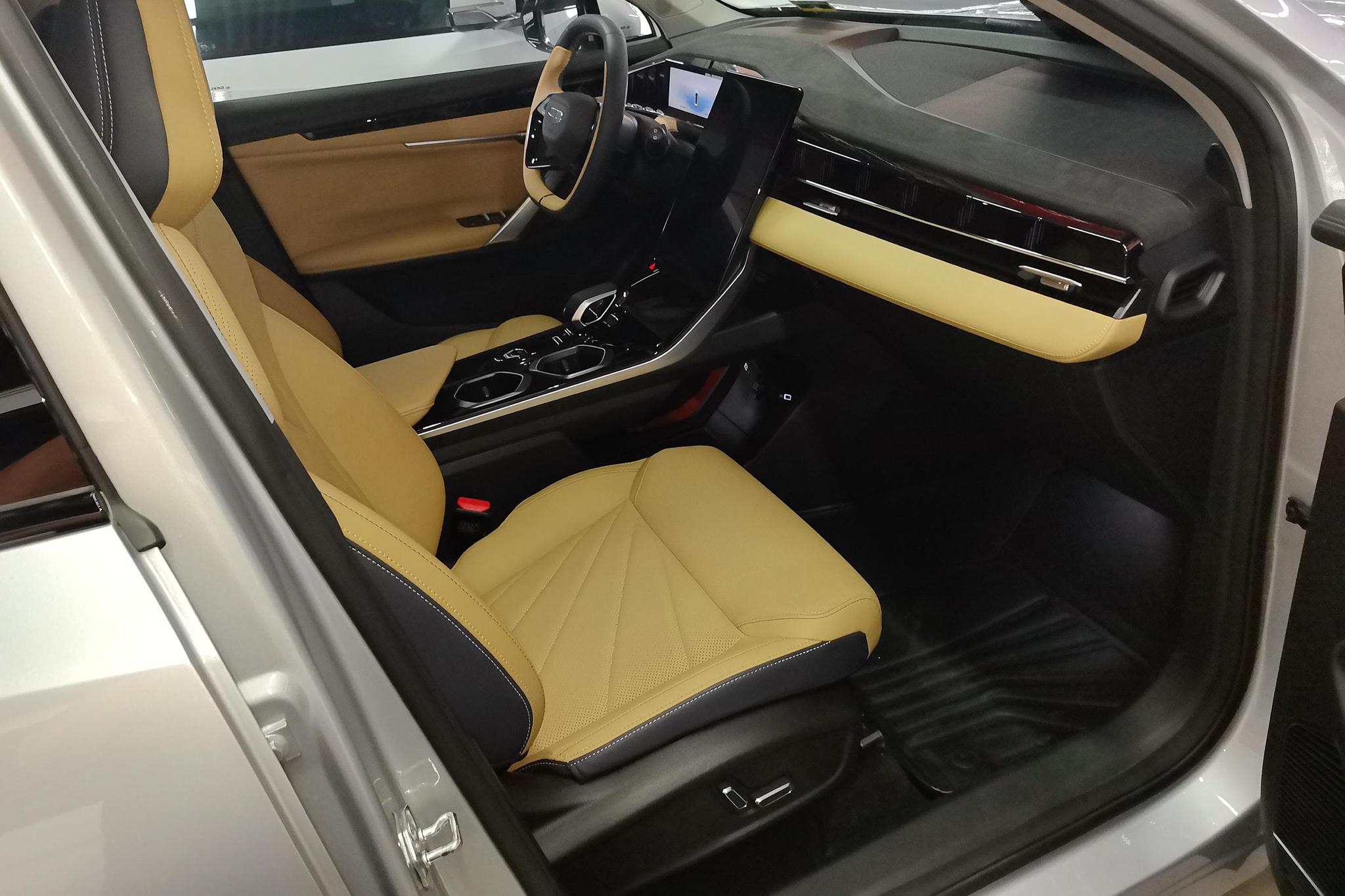 Geely Boyue L L 2023 1.5TD DCT Luxury