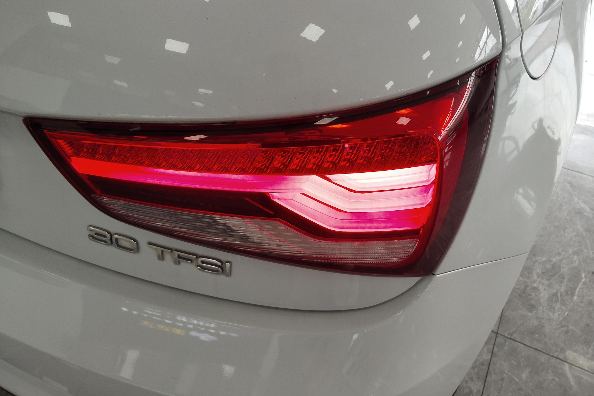 Audi A1 2016 30 TFSI Sportback Design