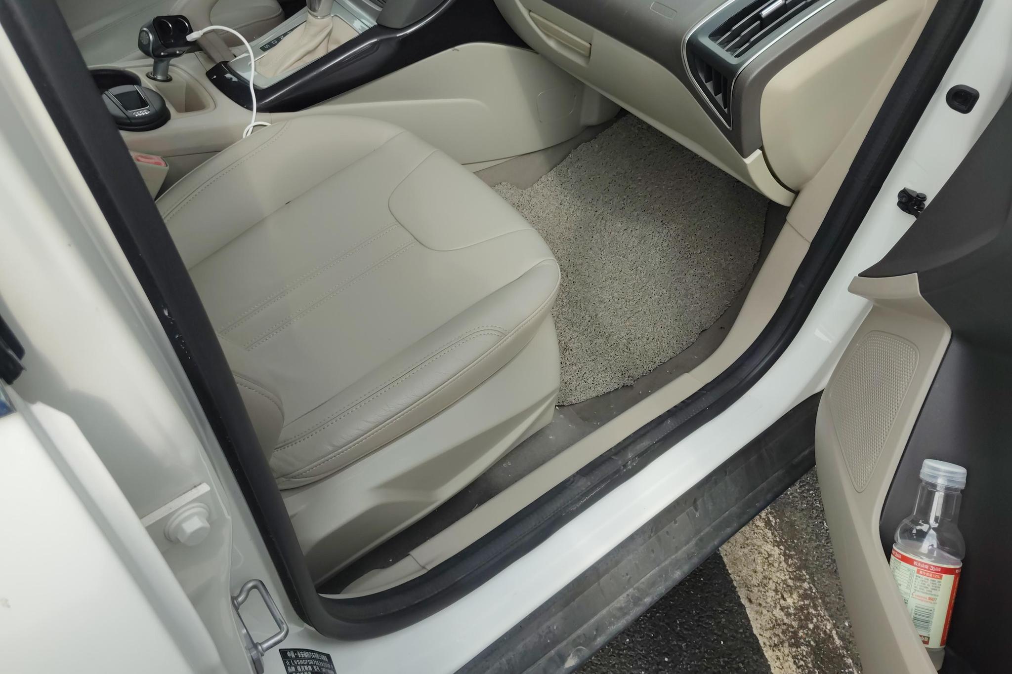 Ford Focus 2012 1.6L AT Luxury