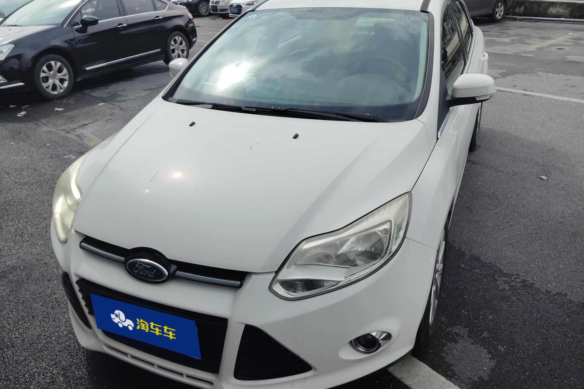 Ford Focus 2012 1.6L AT Luxury