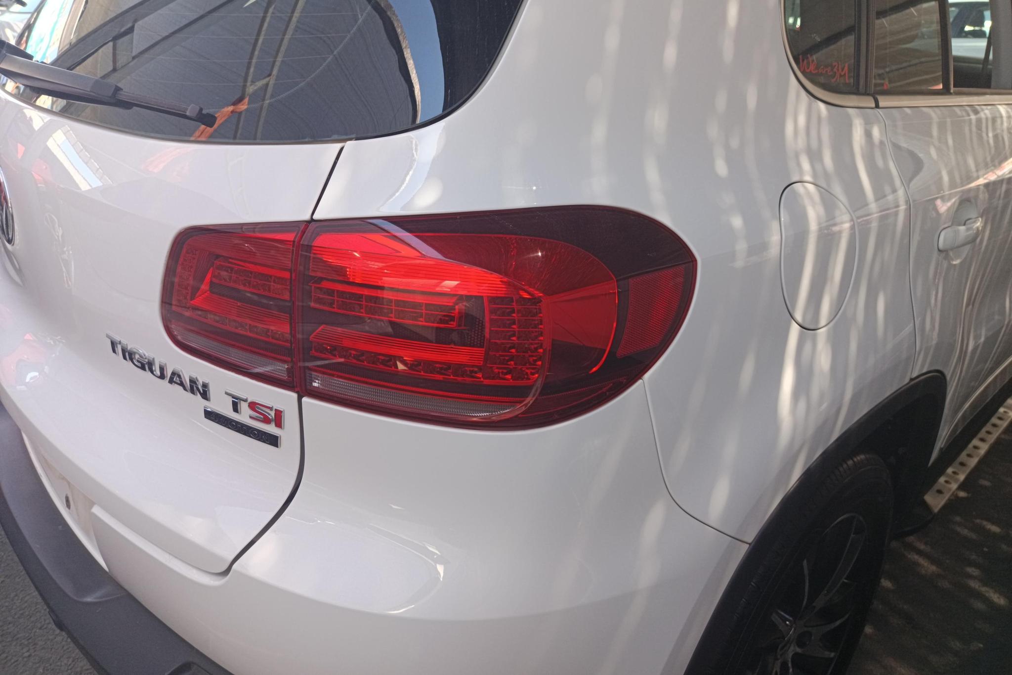 Volkswagen Tiguan 2015 1.8TSI AT Luxury