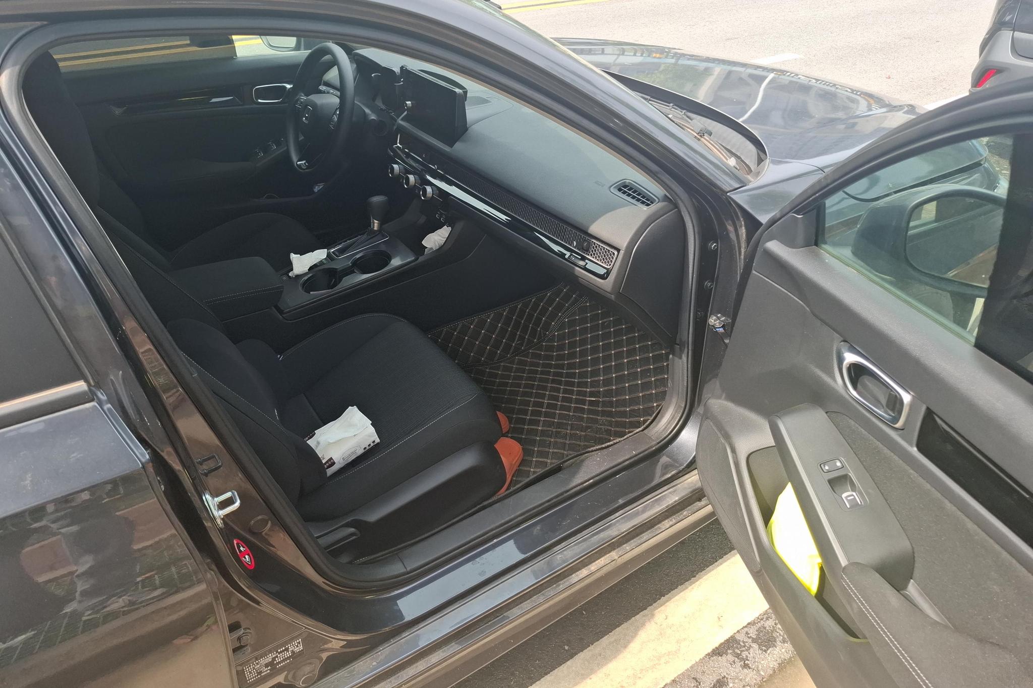 Honda Civic 2023 240TURBO CVT