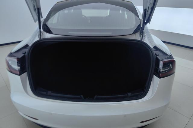 Tesla Model 3 2019 — фото 17