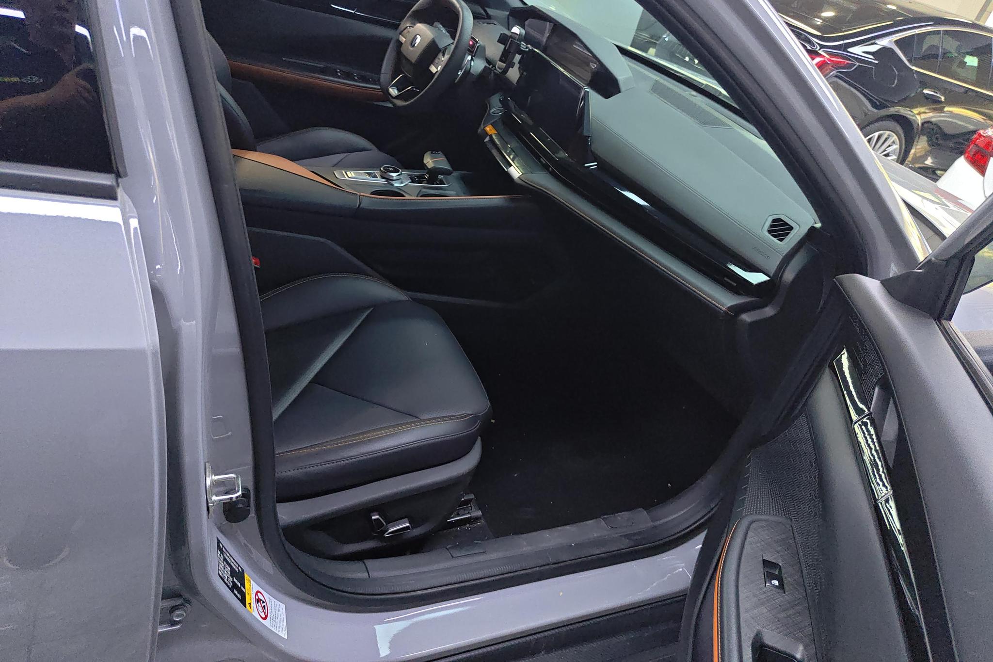Changan UNI-V 2022 1.5T Luxury