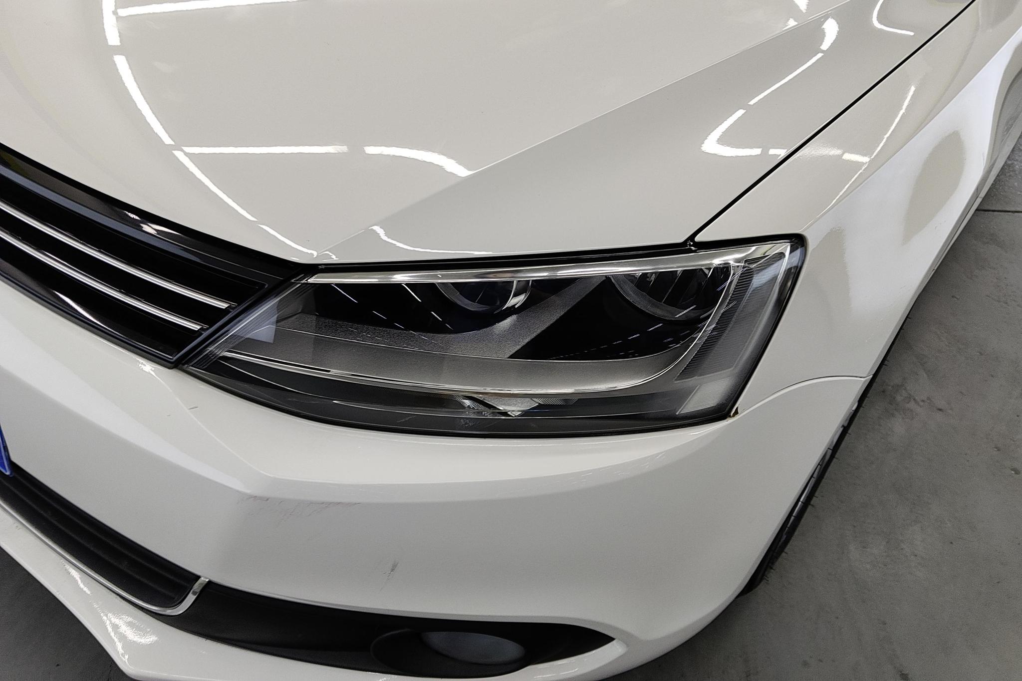 Volkswagen Sagitar 2014 1.6L AT Comfort