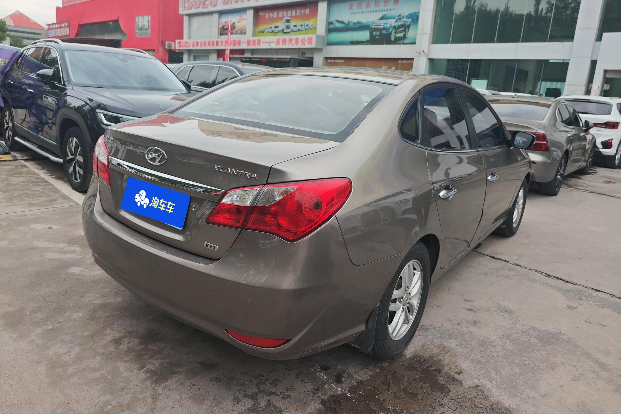 Hyundai Elantra 2011 1.6L MT Luxury