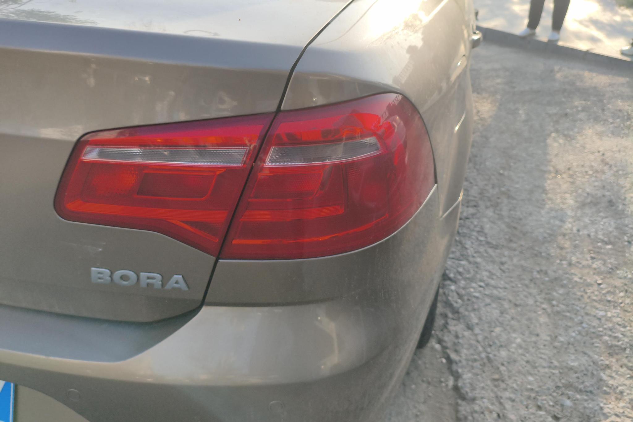 Volkswagen Bora 2014 1.6L AT Comfort