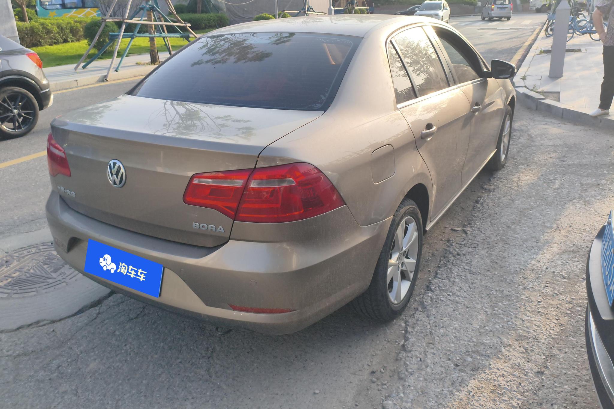 Volkswagen Bora 2014 1.6L AT Comfort