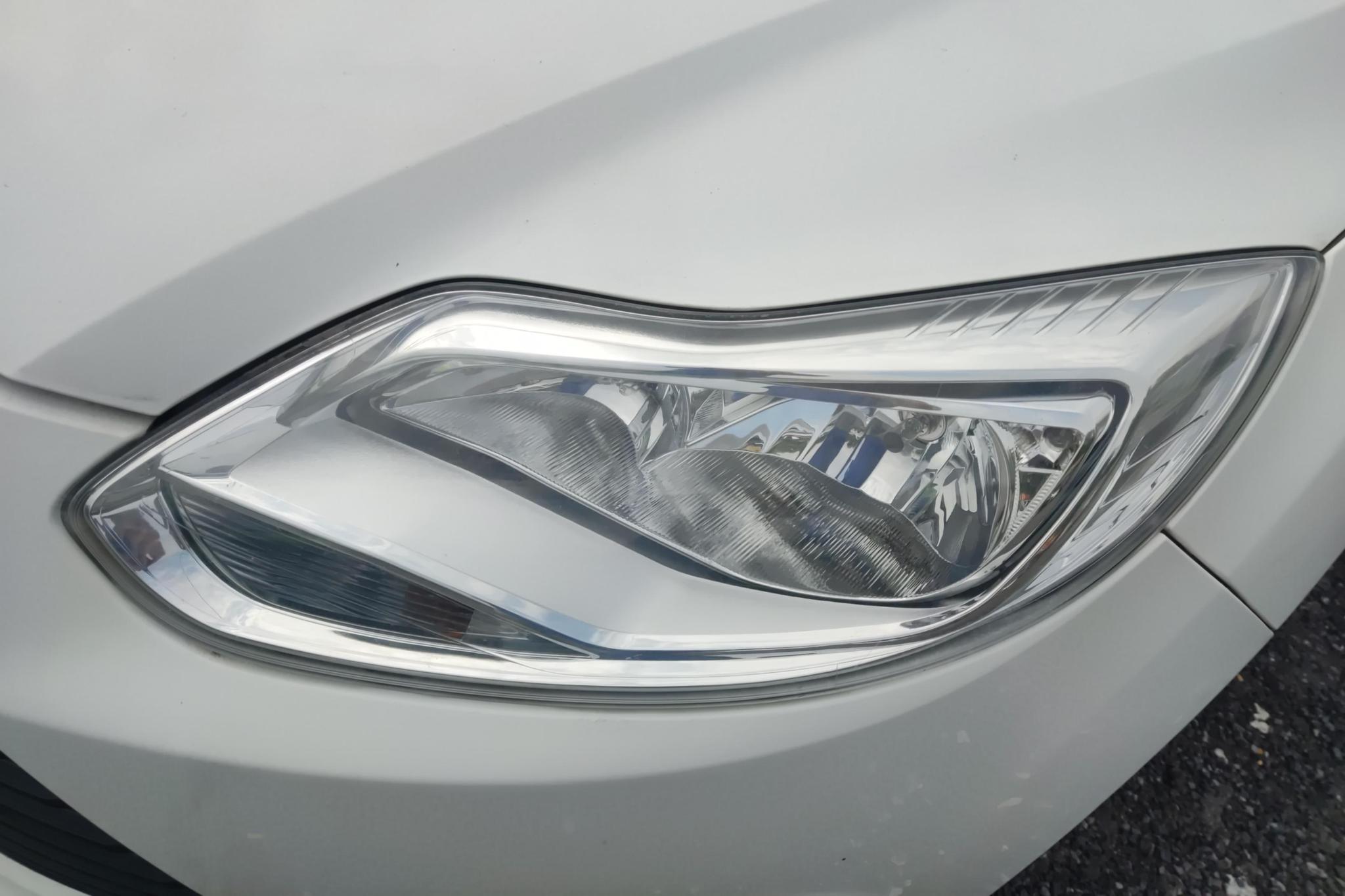 Ford Focus 2012 1.6L AT