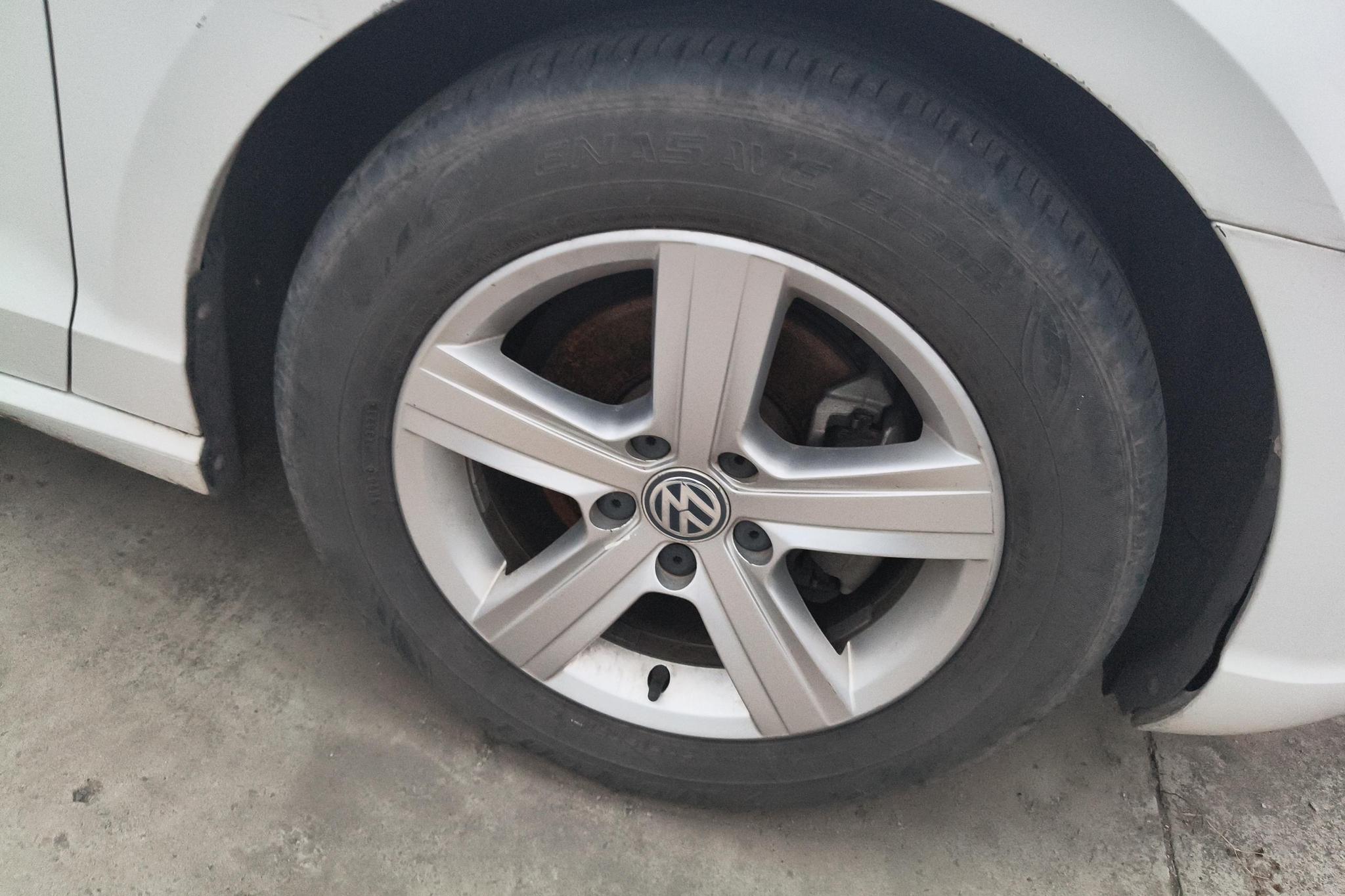 Volkswagen Lamando 2015 230TSI DSG