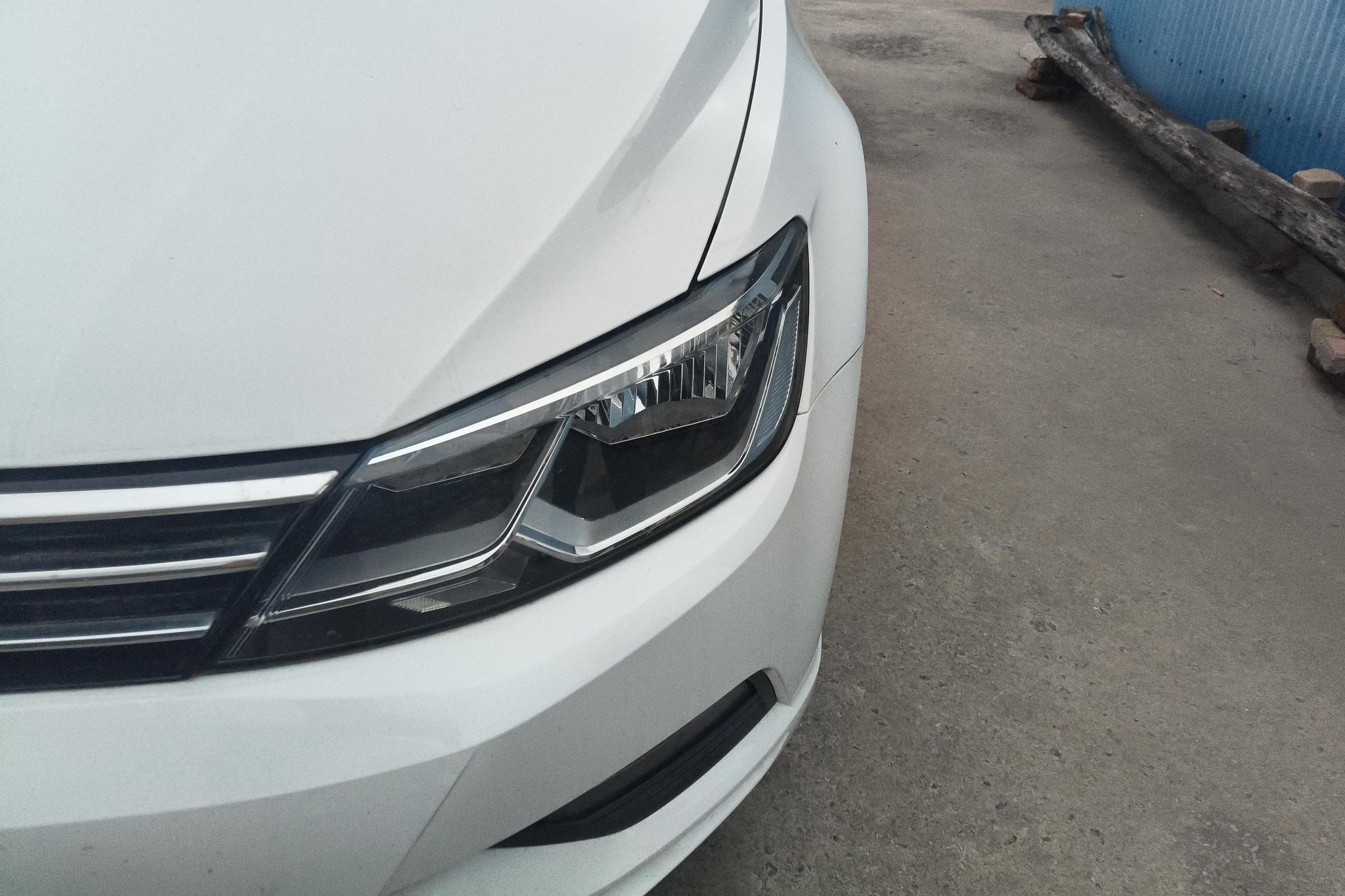 Volkswagen Lamando 2015 230TSI DSG