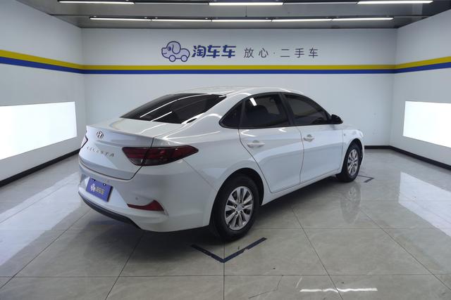 Hyundai Elantra — фото 3