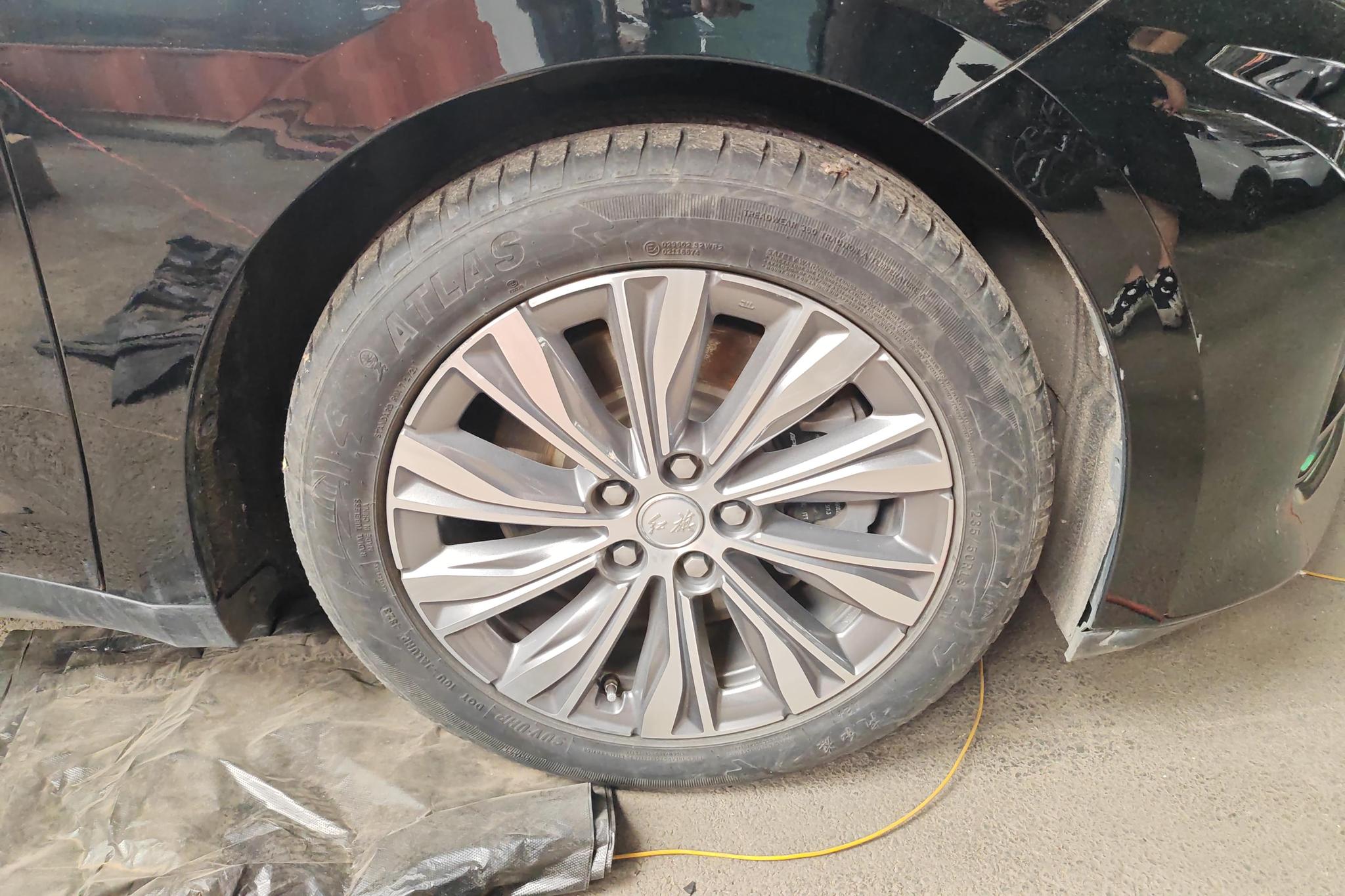 Hongqi E-QM5 2022 431km 5 мест