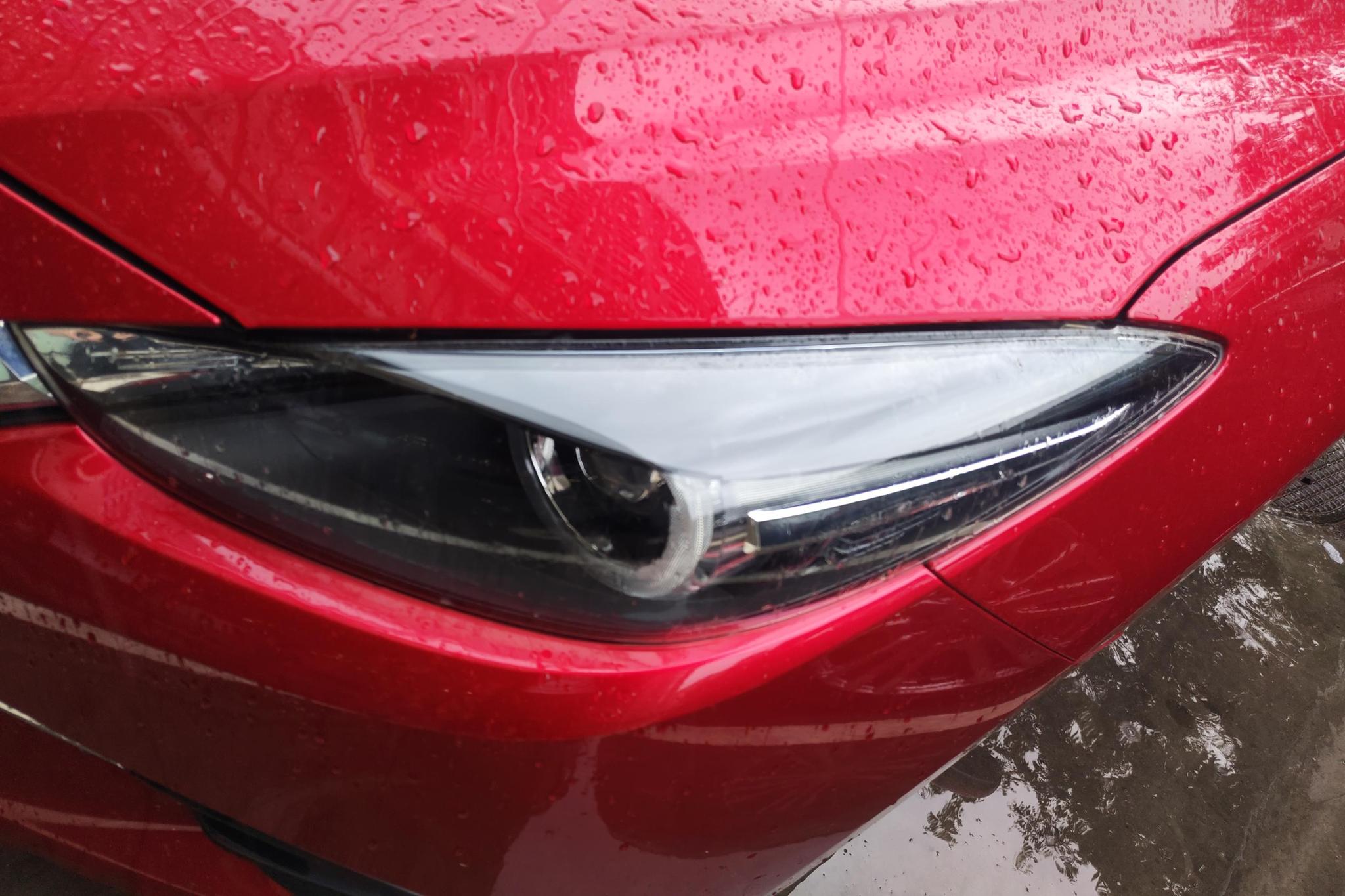 Mazda Mazda3 3 2017 1.5L AT Luxury V