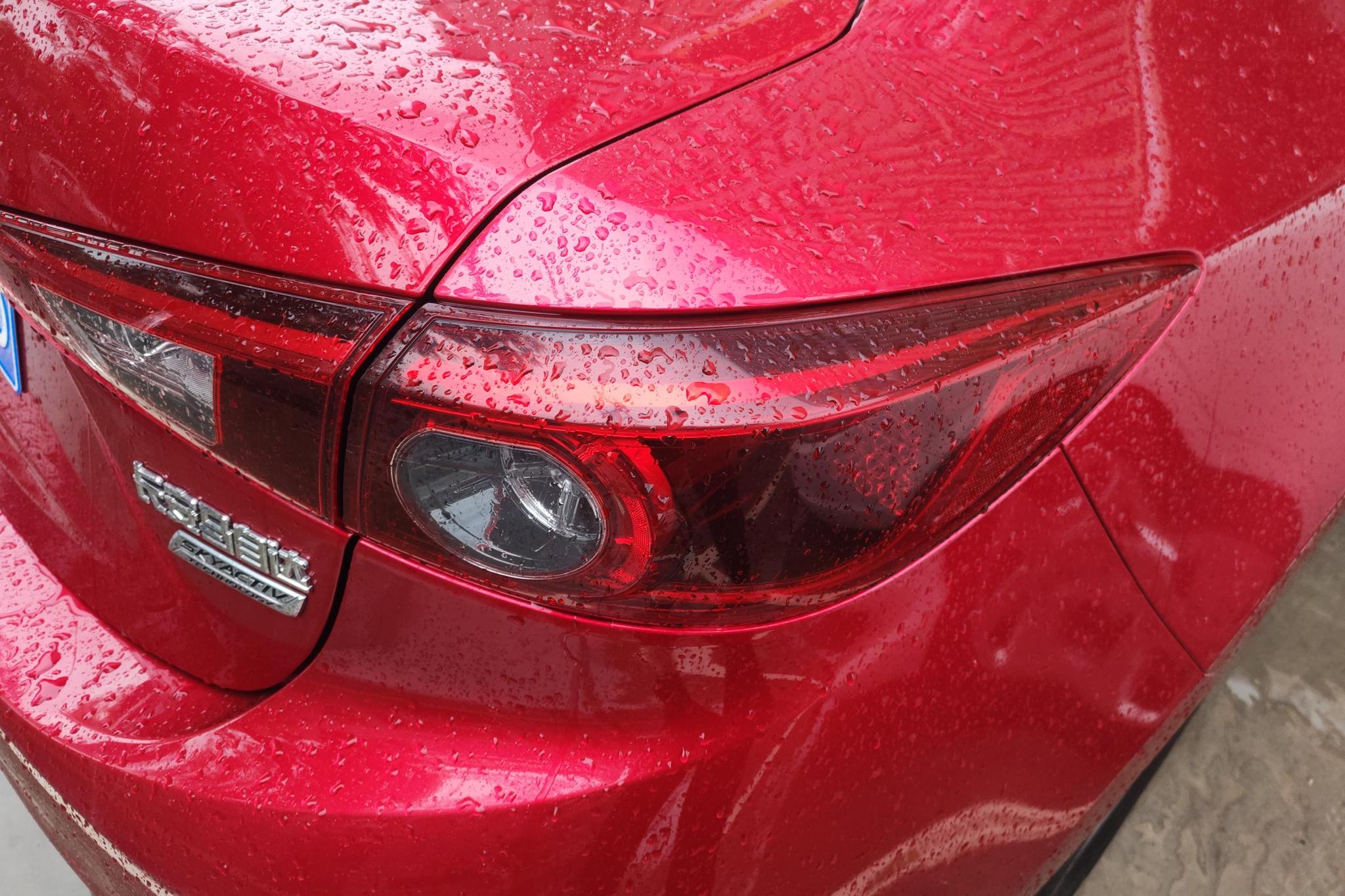 Mazda Mazda3 3 2017 1.5L AT Luxury V