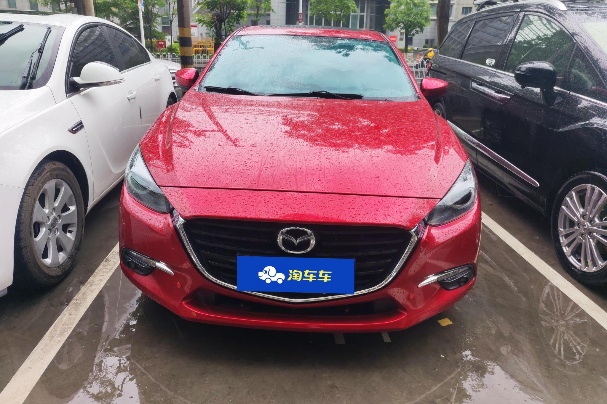 Mazda Mazda3 3 2017 1.5L AT Luxury V
