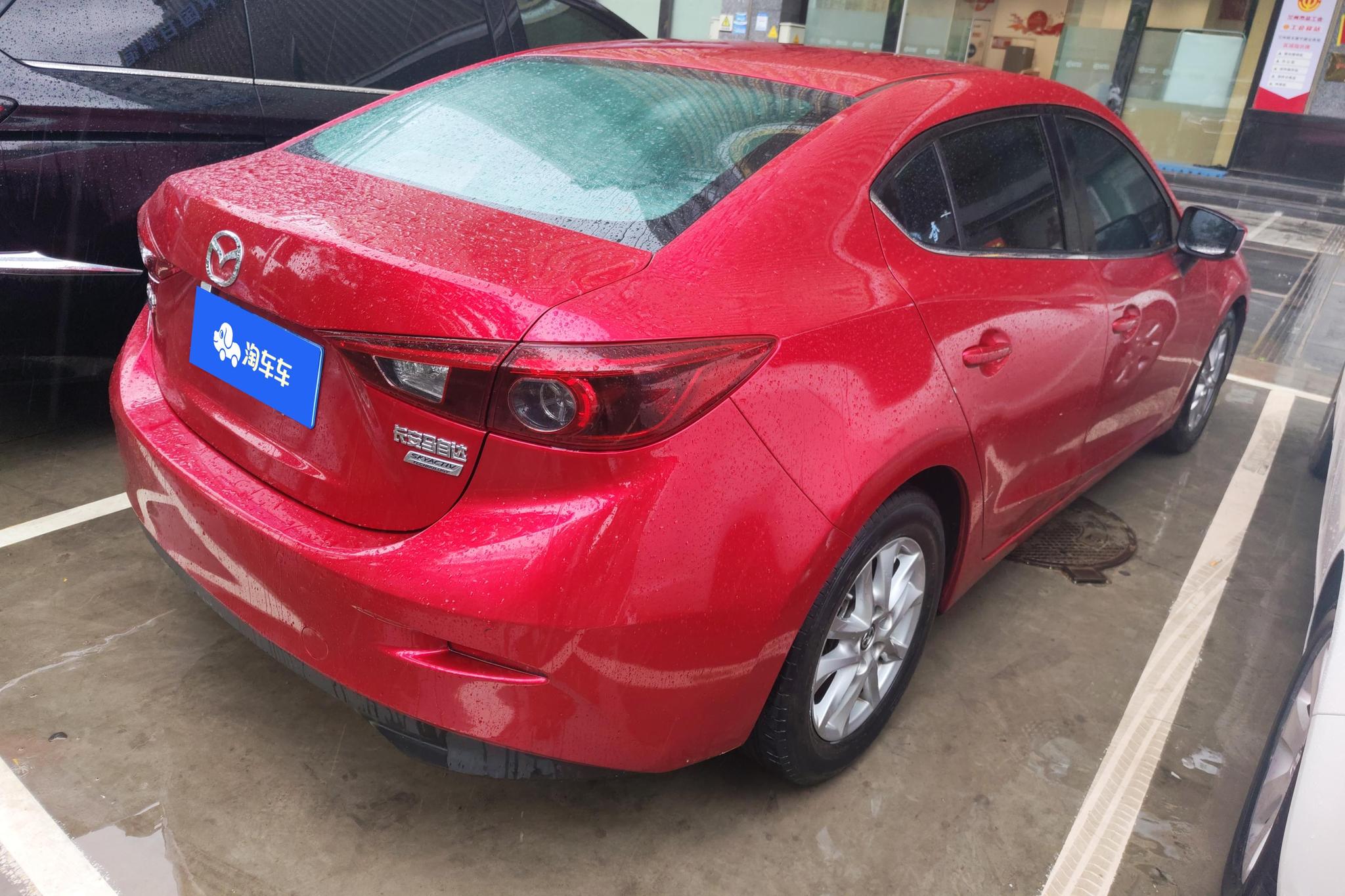 Mazda Mazda3 3 2017 1.5L AT Luxury V
