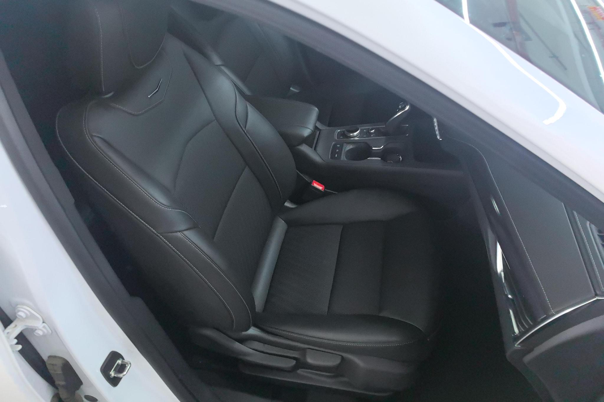 Cadillac XT4 2022 28T
