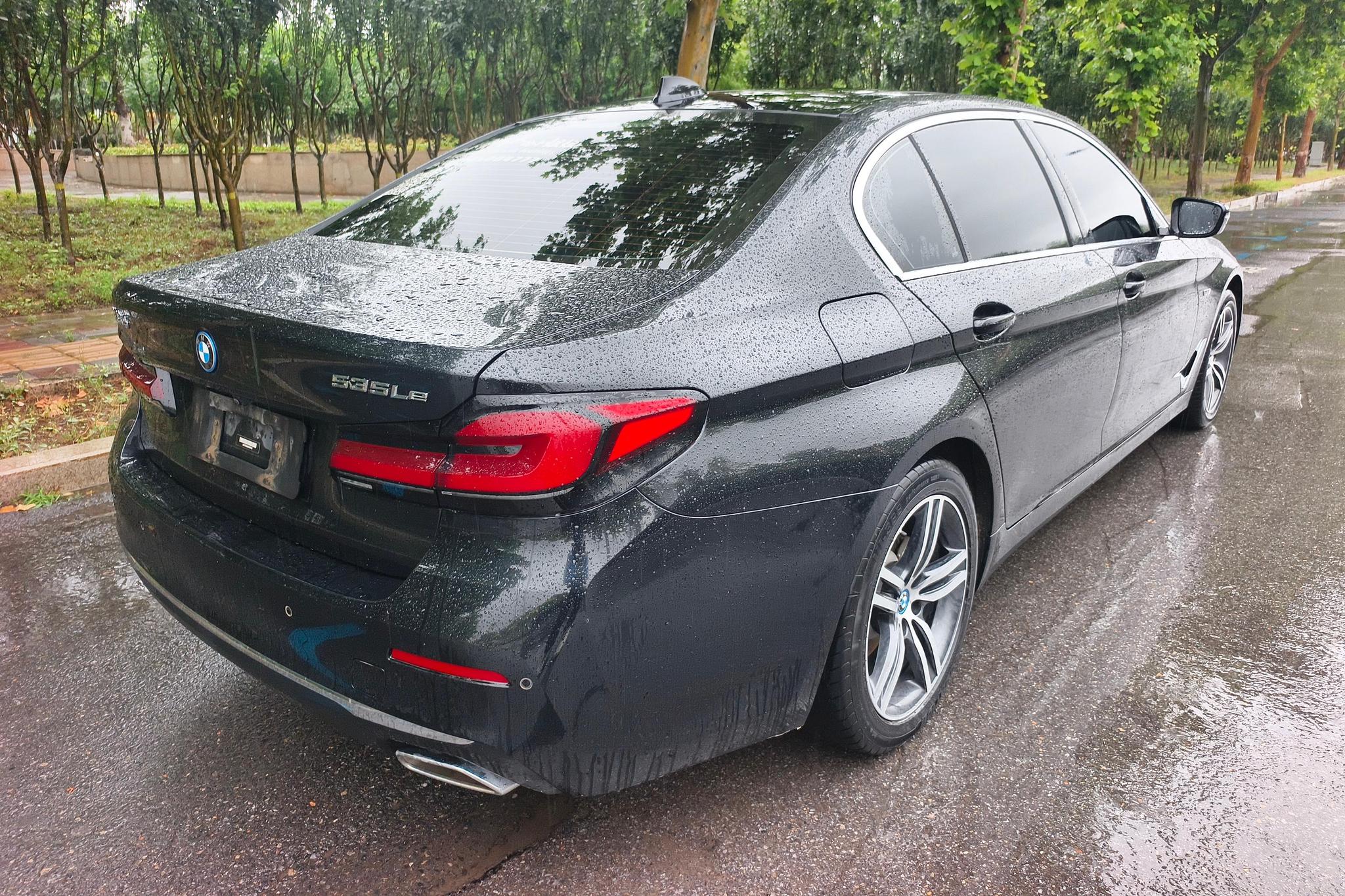 BMW 5 серииPHEV 5 PHEV 2022 535Le Luxury