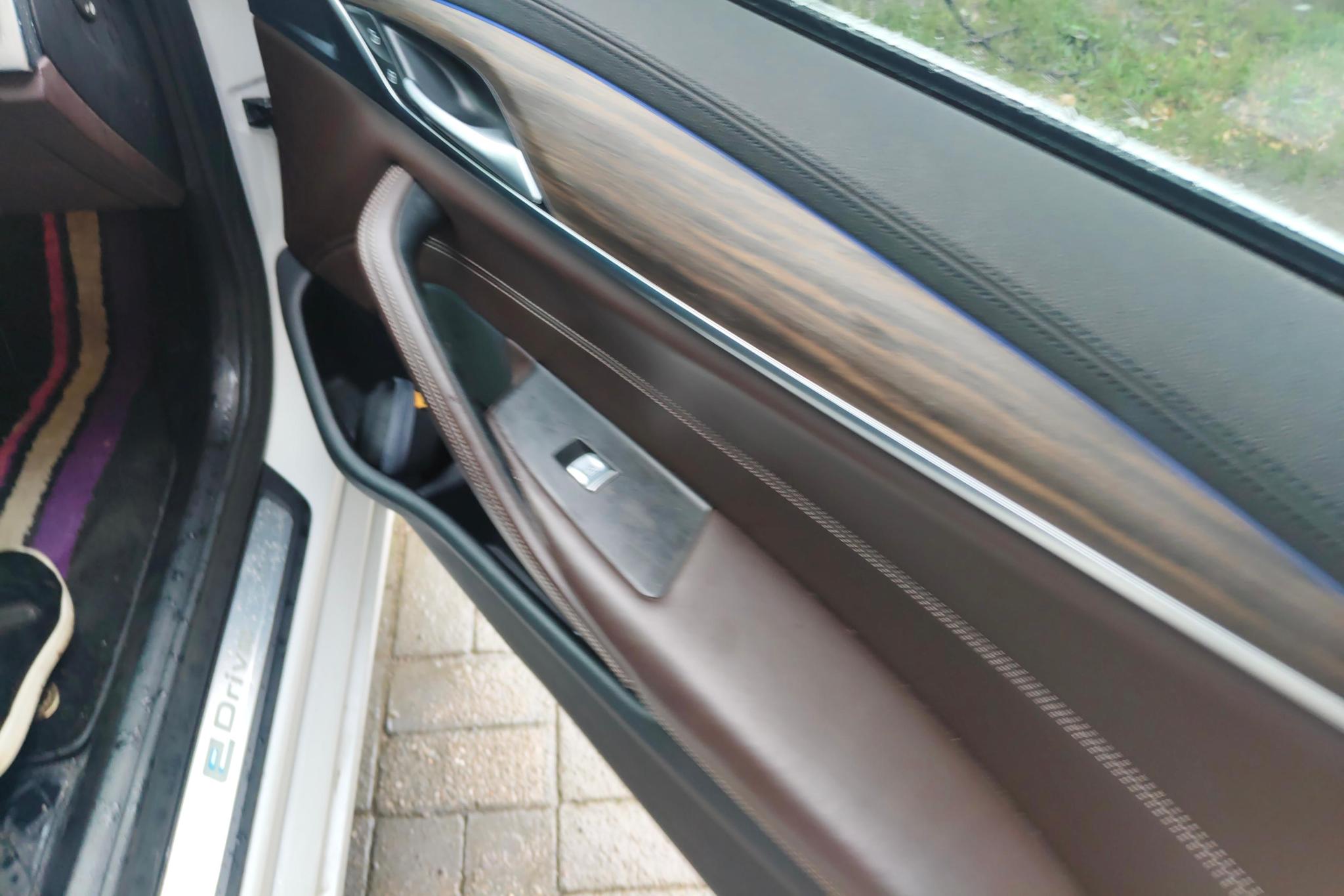 BMW 5 серииPHEV 5 PHEV 2019 530Le Luxury