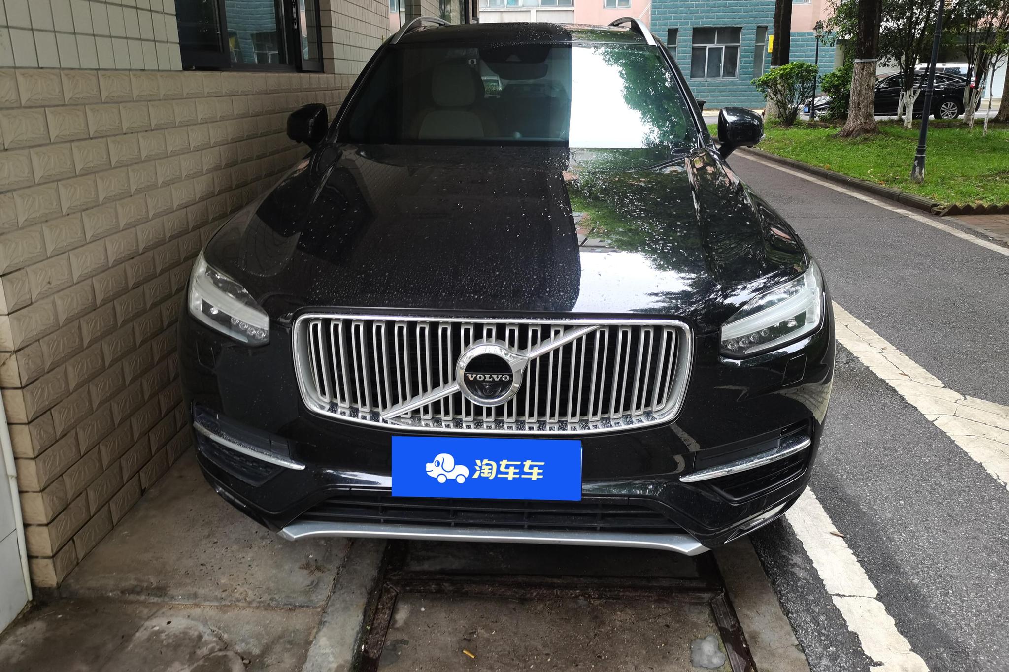 Volvo XC90 2015 T6 7 мест