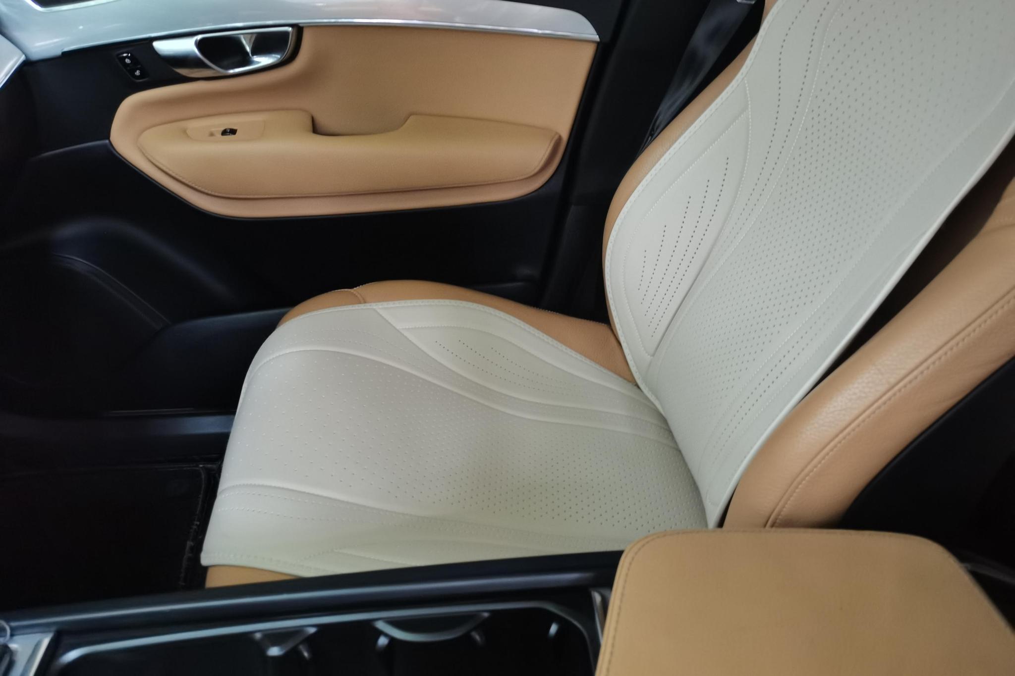 Volvo XC90 2015 T6 7 мест
