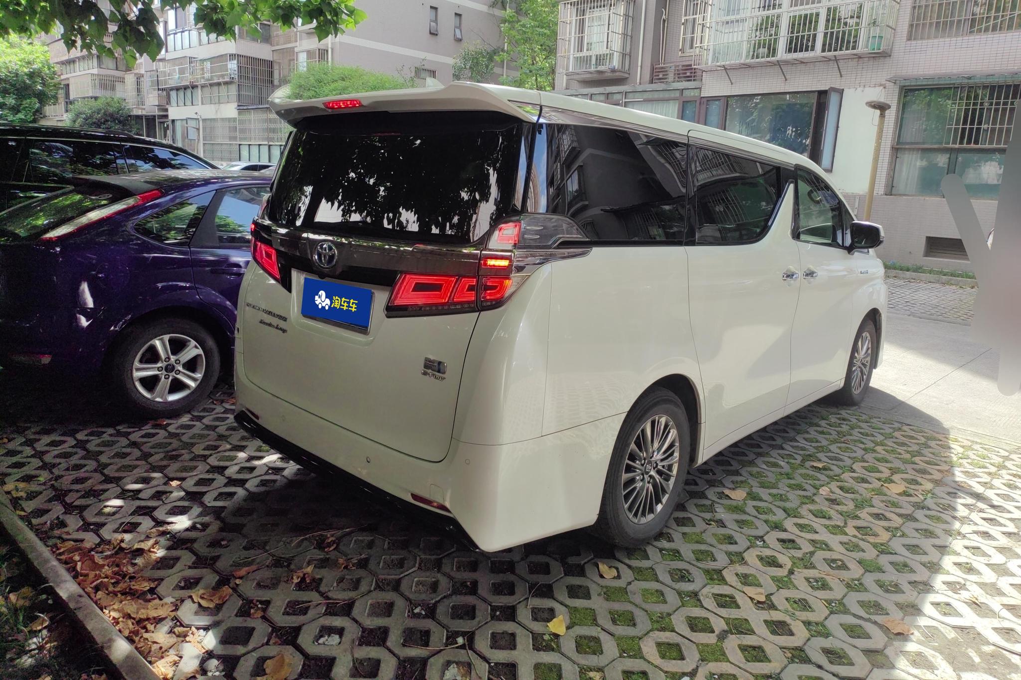 Toyota Vellfire 2021 2.5L HV Luxury