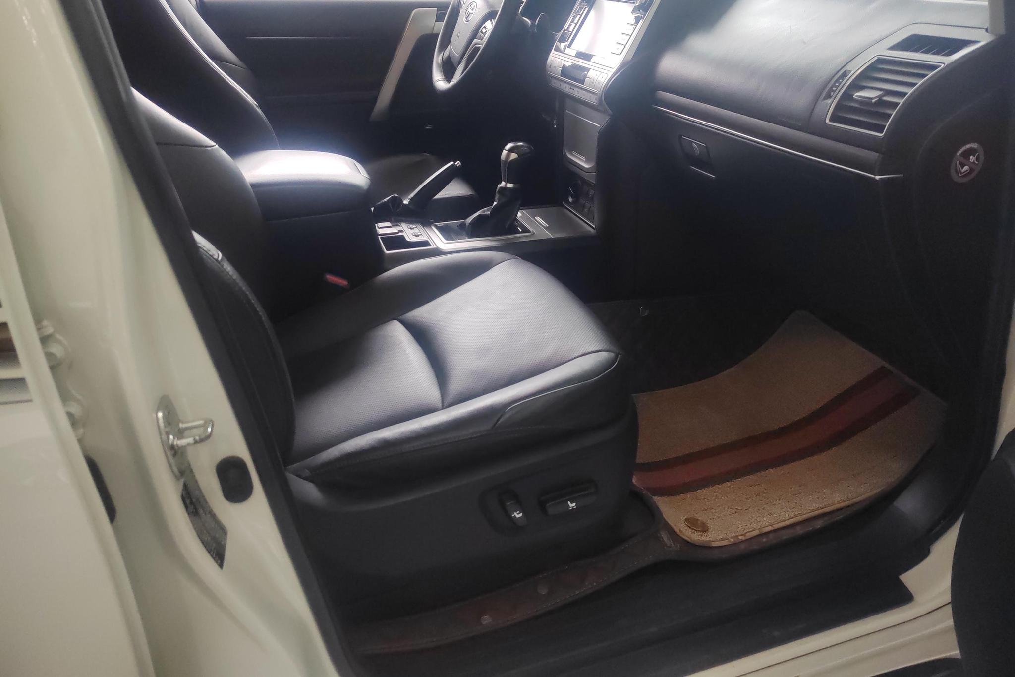 Toyota Land Cruiser Prado 2019 3.5L AT TX-L Premium