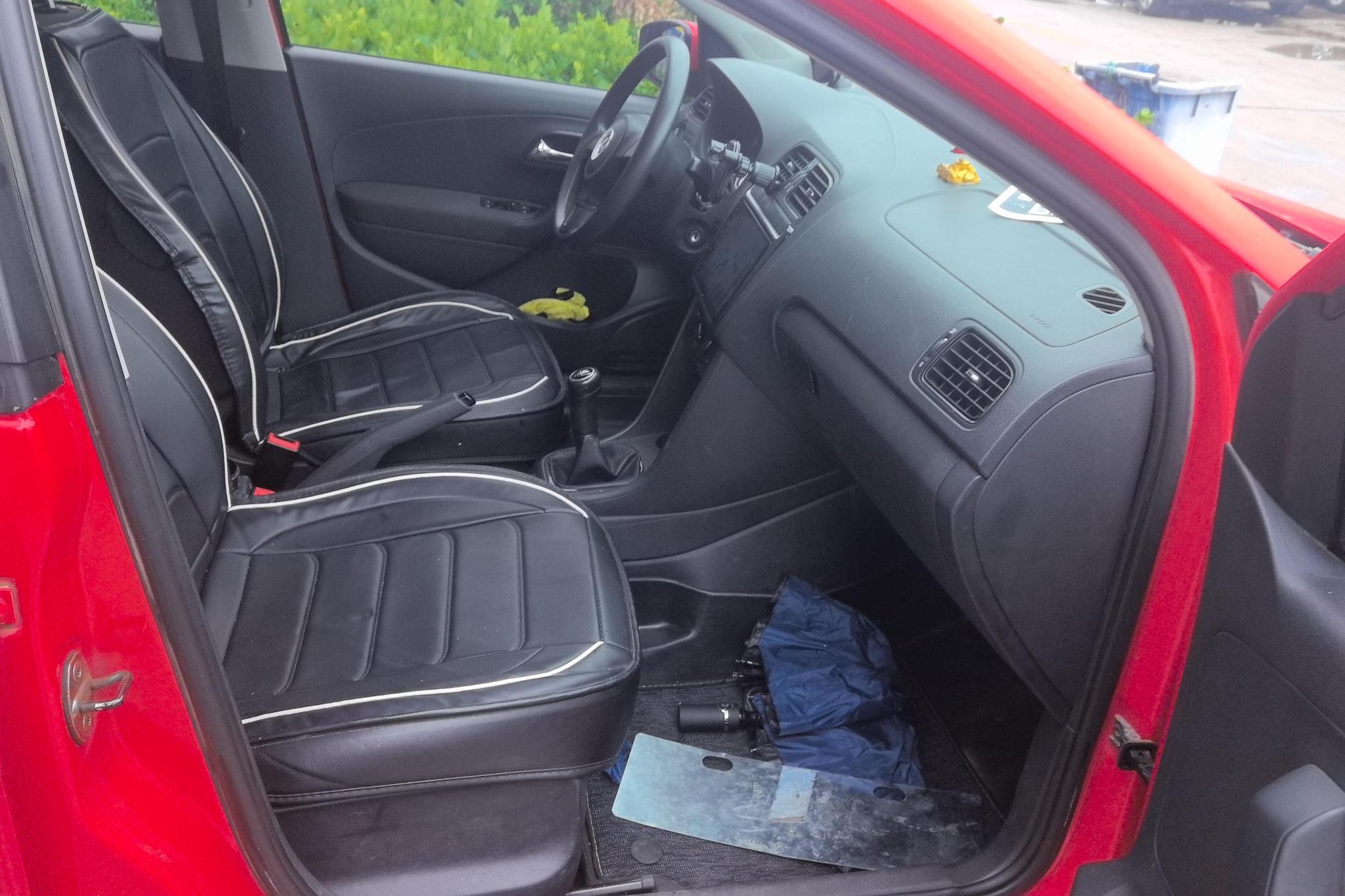 Volkswagen Polo 2011 1.4L MT