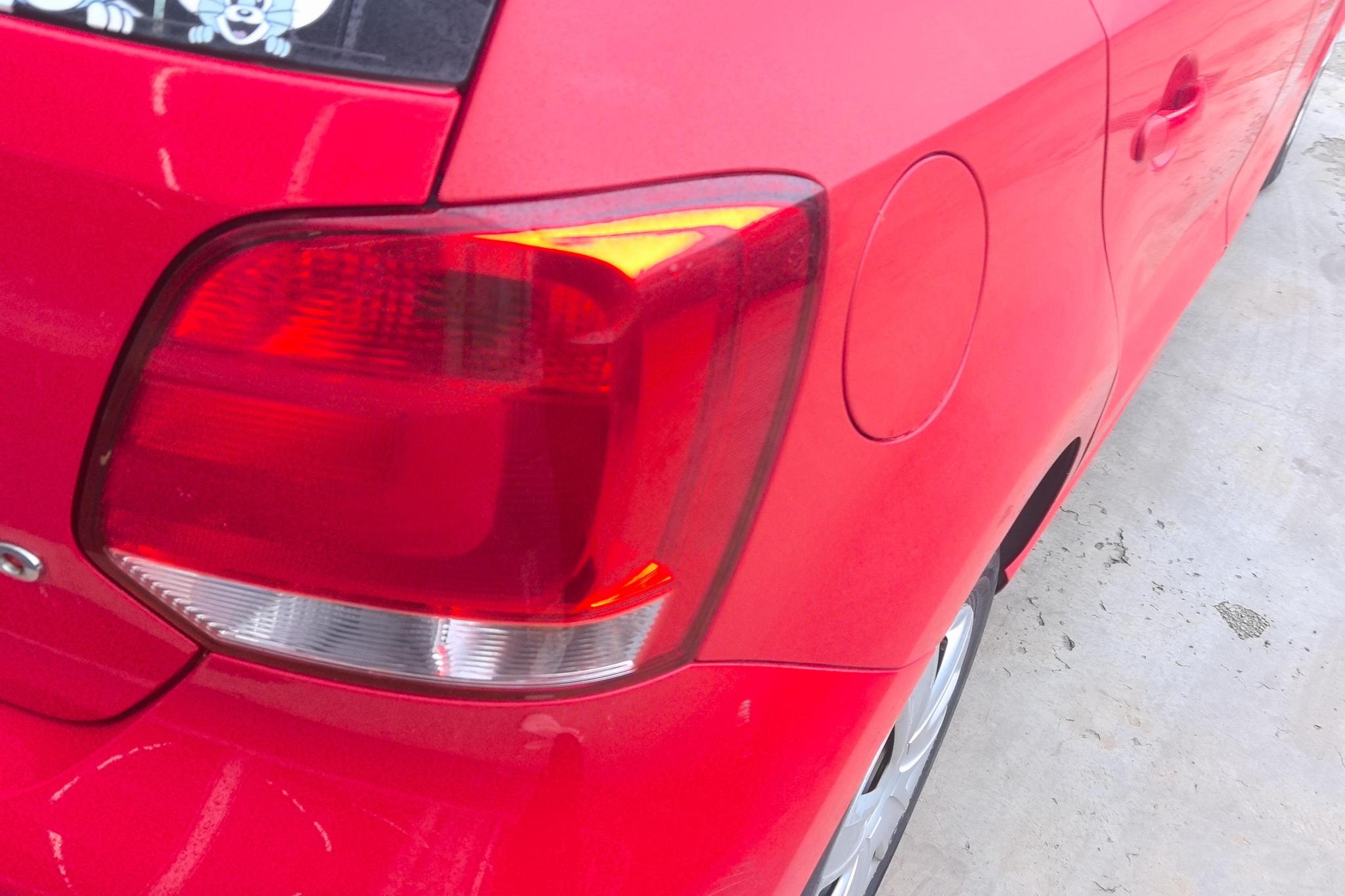 Volkswagen Polo 2011 1.4L MT