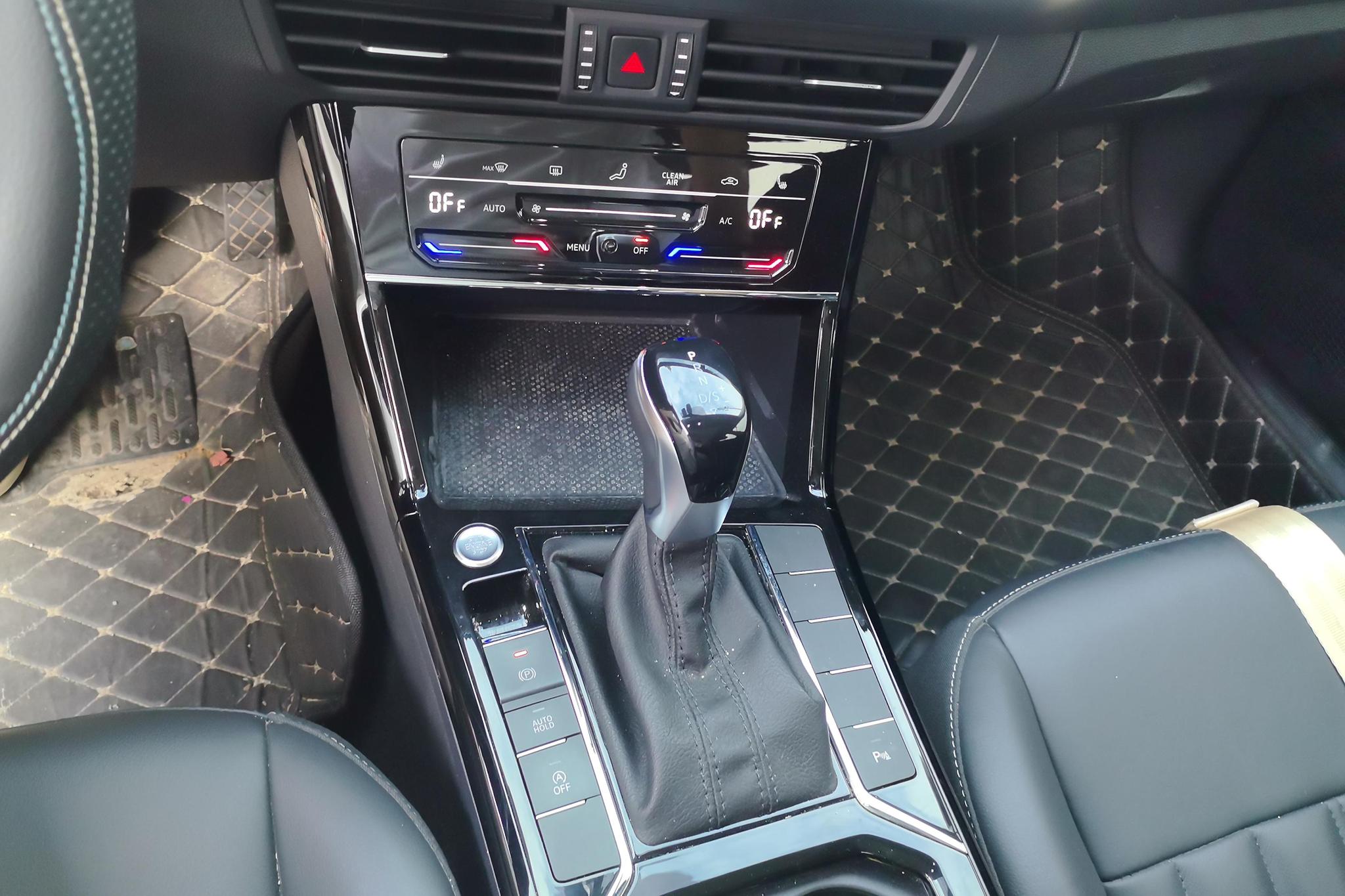 Volkswagen Passat id 4438345 из Китая 7