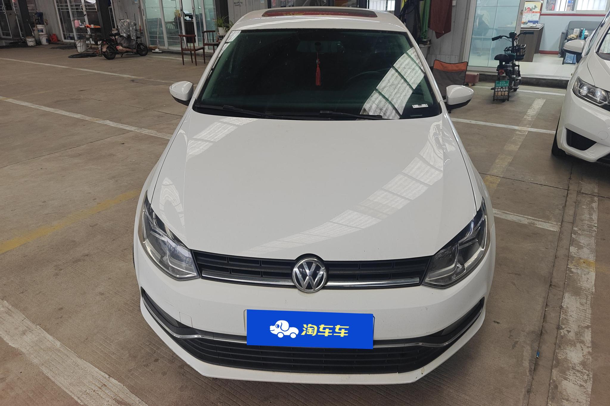Volkswagen Polo 2018 1.5L AT