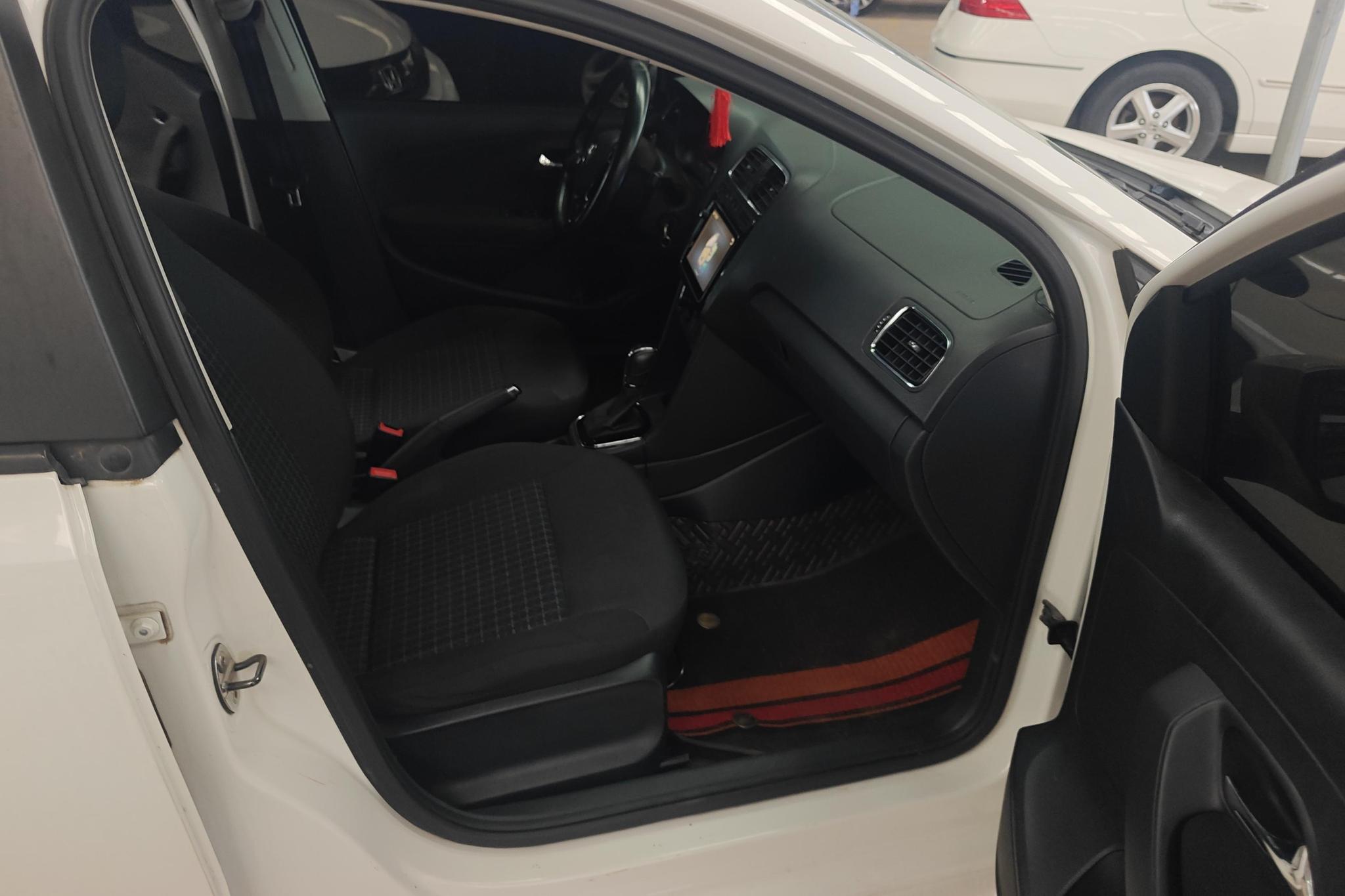 Volkswagen Polo 2018 1.5L AT
