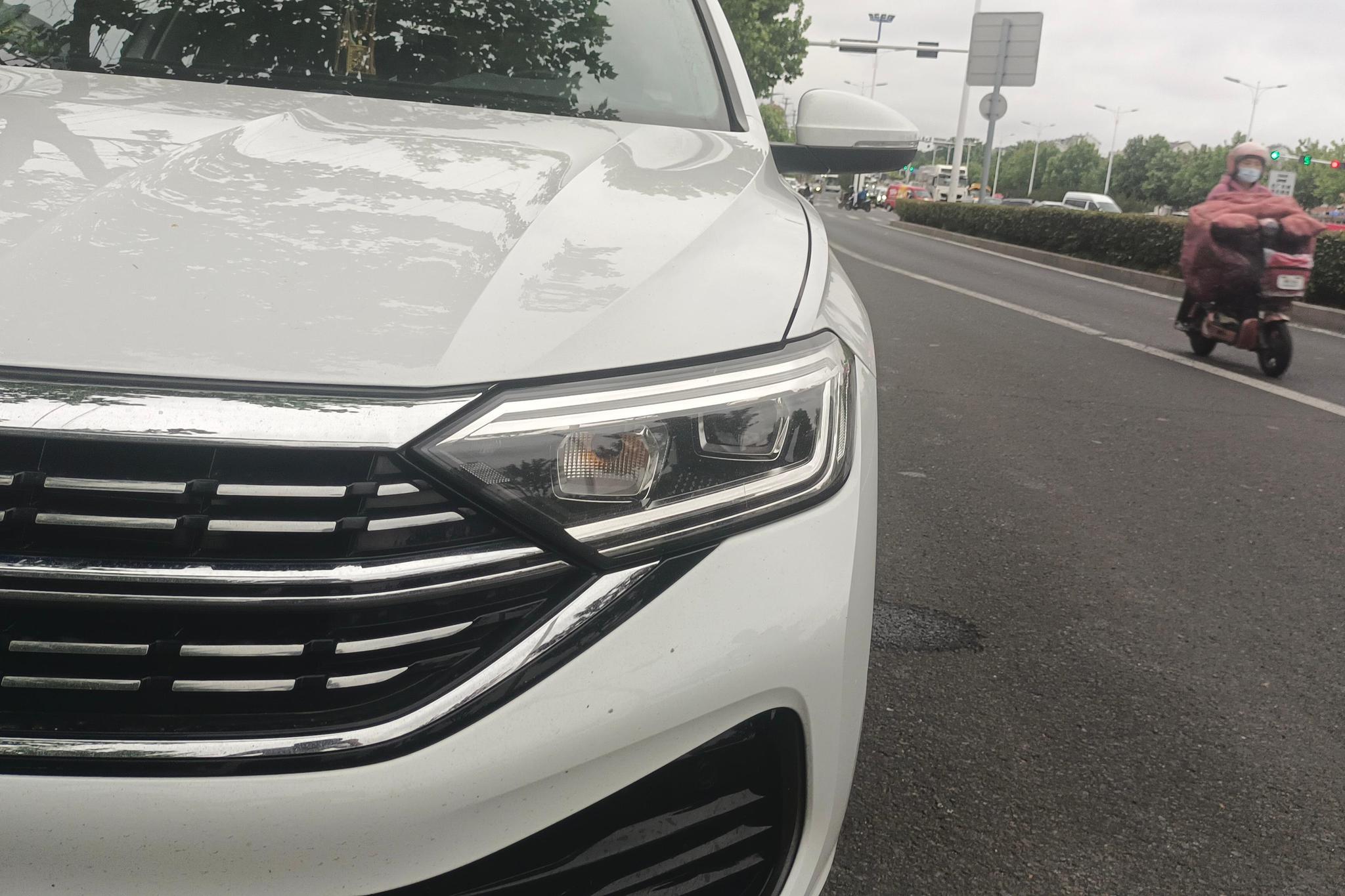 Volkswagen Sagitar 2024 300TSI DSG