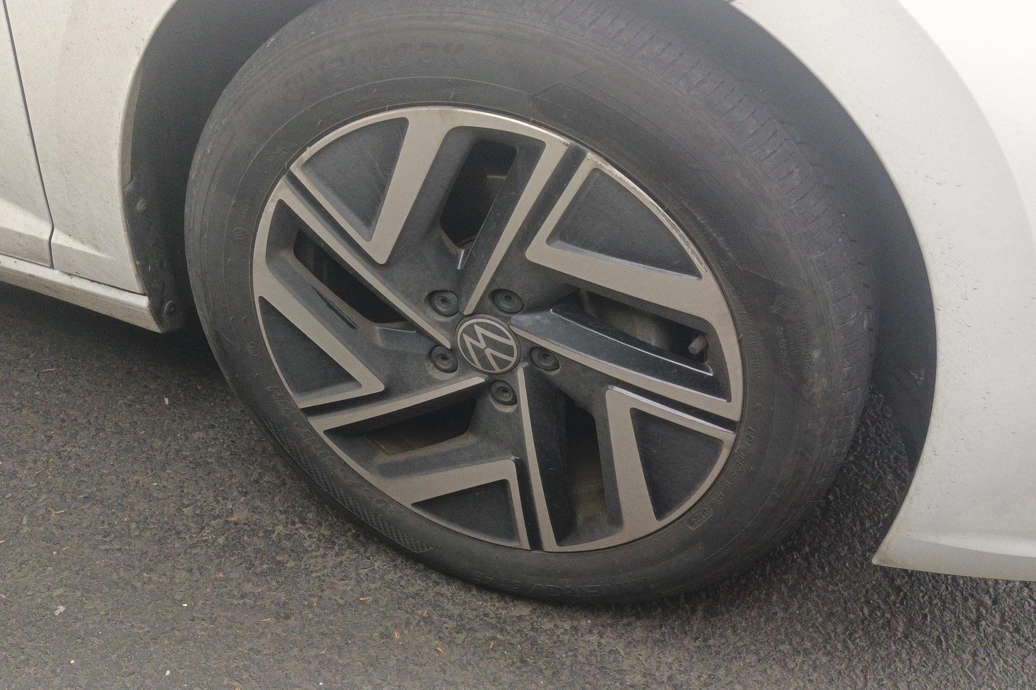 Volkswagen Sagitar 2024 300TSI DSG