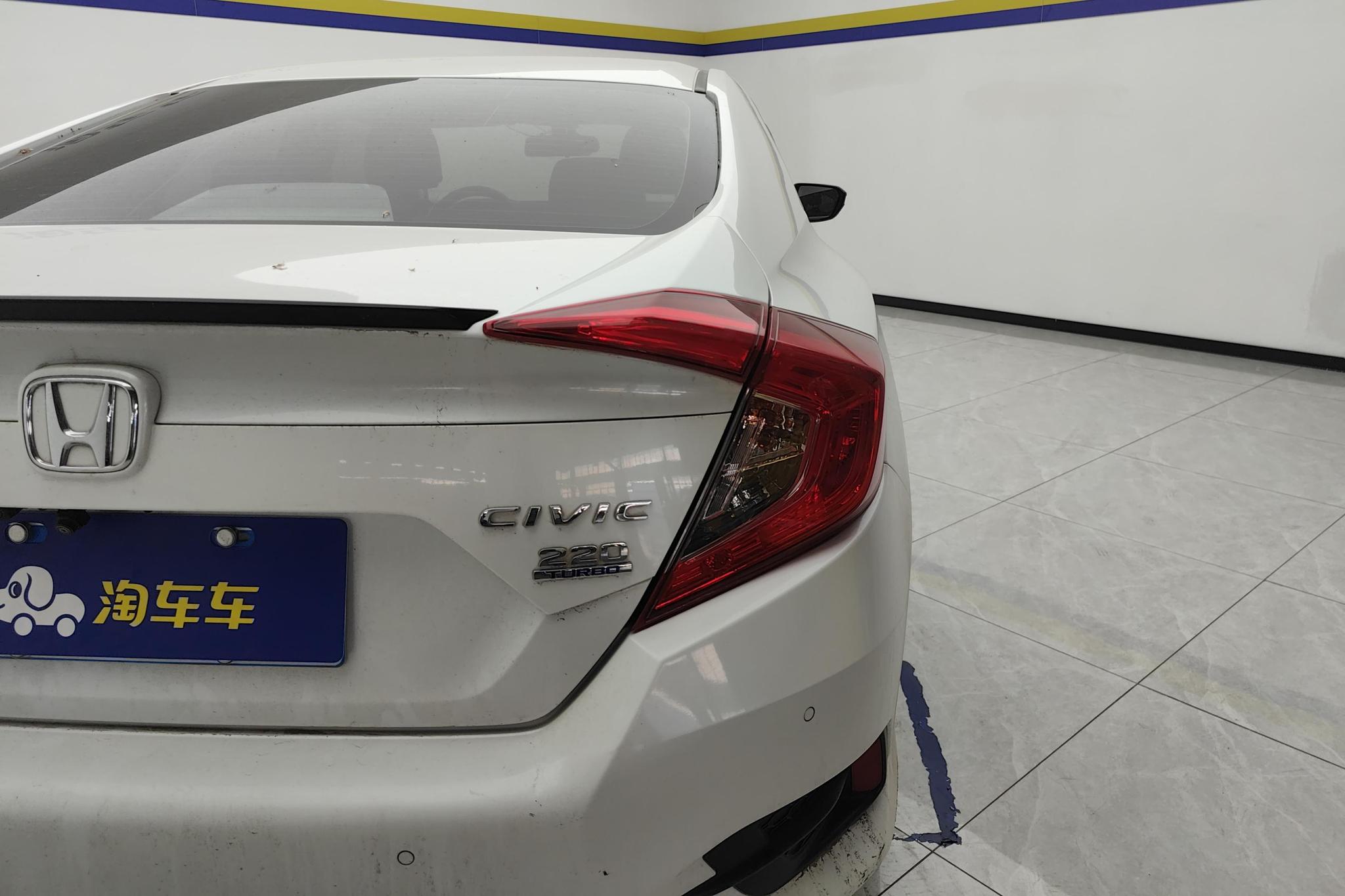 Honda Civic 2019 220TURBO CVT V