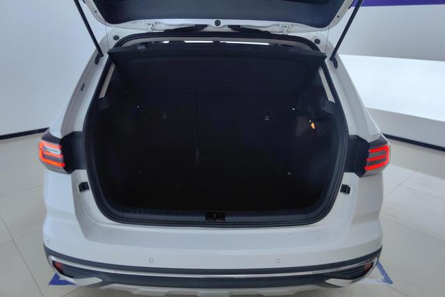 Volkswagen Tharu 2023 300 TSI 2 WD — фото 17