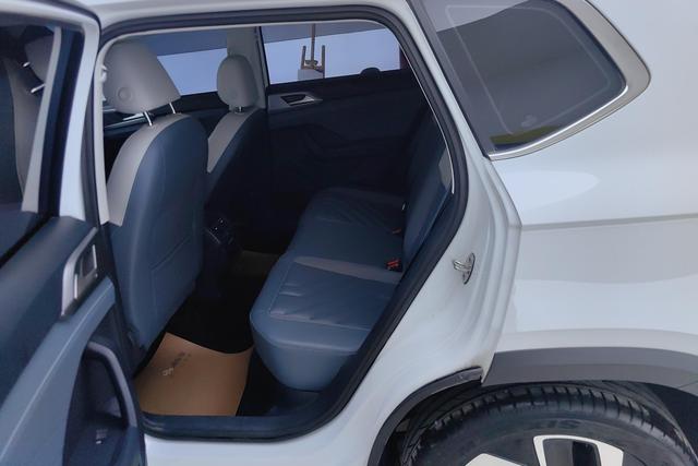 Volkswagen Tharu 2023 300 TSI 2 WD — фото 16