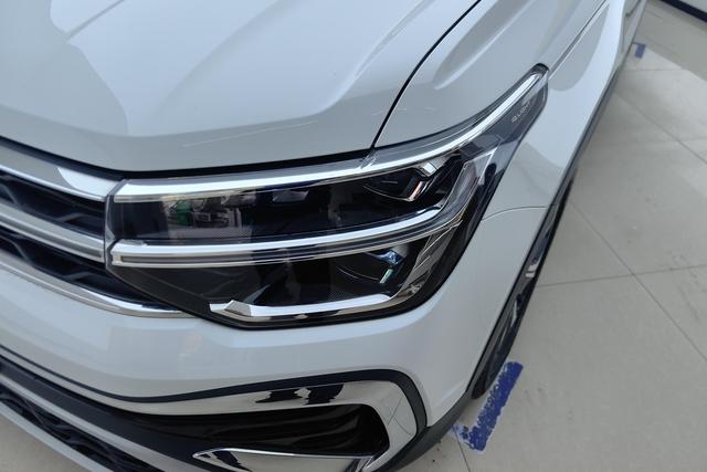 Volkswagen Tharu 2023 300 TSI 2 WD — фото 4