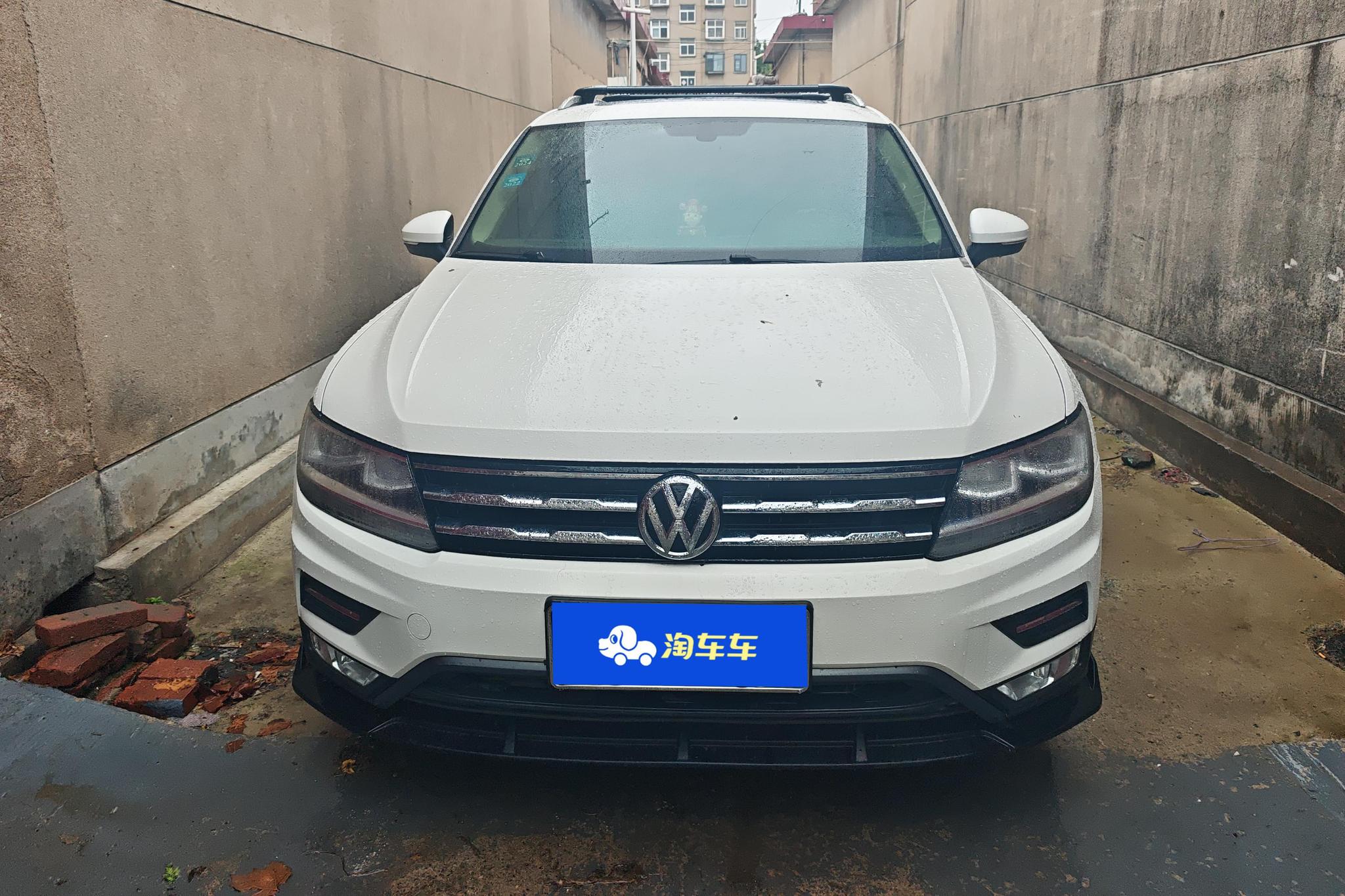 Volkswagen Tiguan L L 2017 330TSI AT Luxury