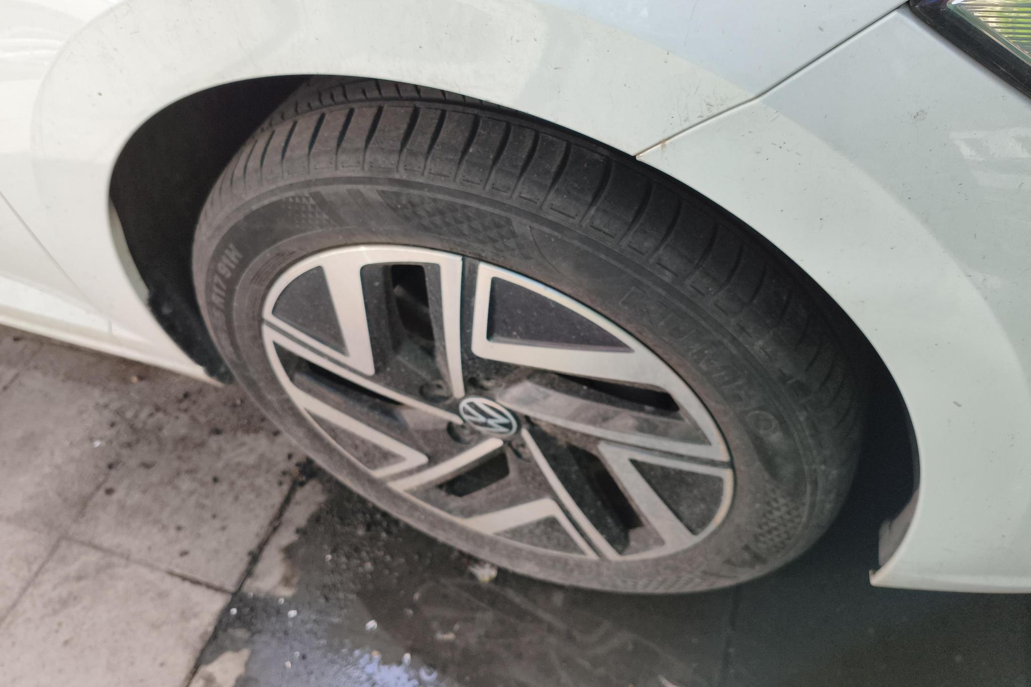 Volkswagen Sagitar 2023 300TSI DSG