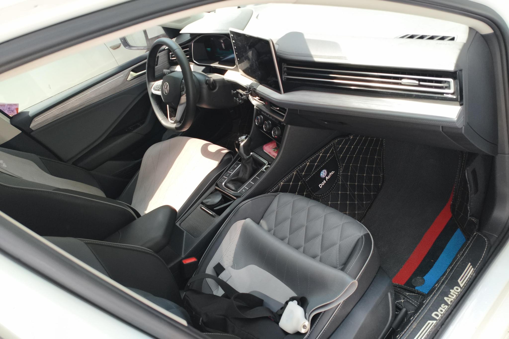 Volkswagen Sagitar 2023 300TSI DSG