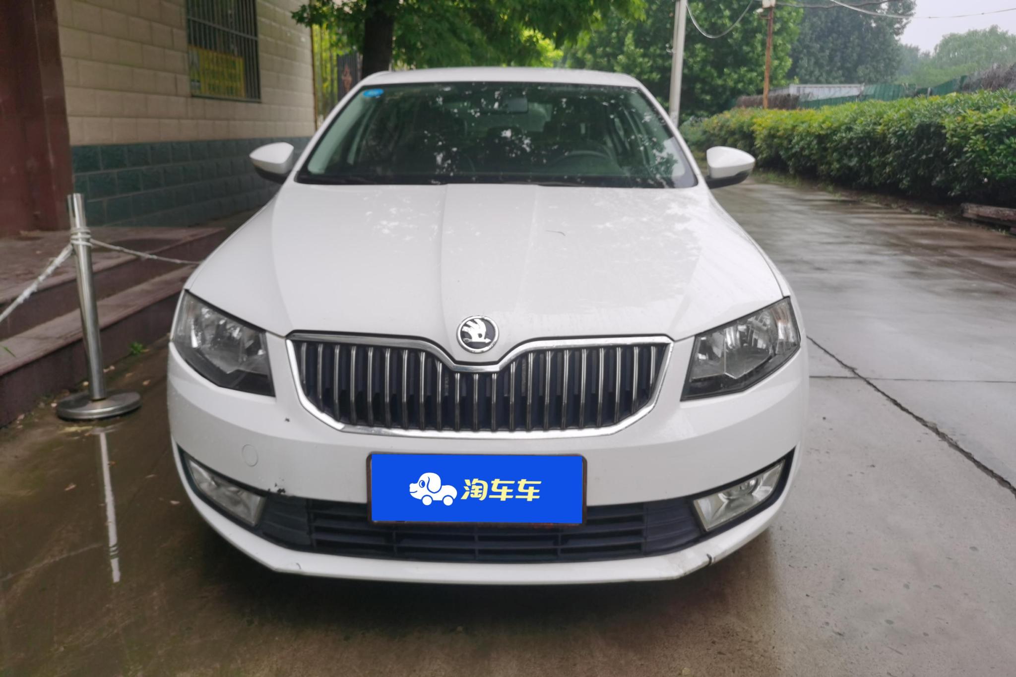 Skoda Octavia 2015 1.6L AT