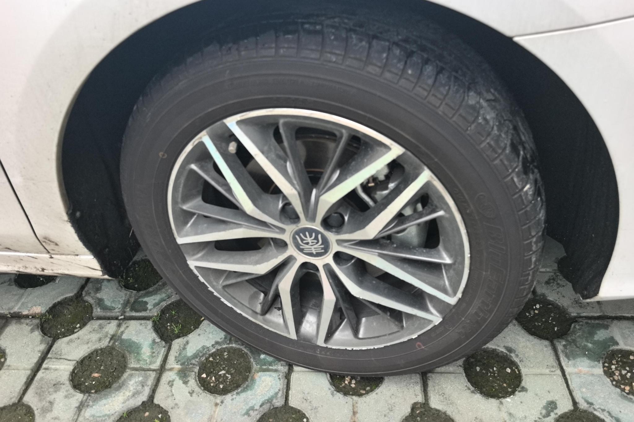 BYD Qin Plus DM-i PLUS DM 2021 DM-i 120KM Luxury