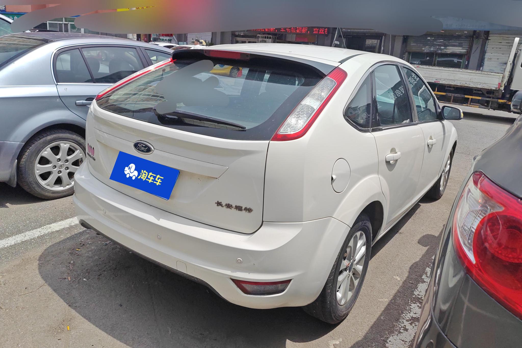 Ford Focus 2013 1.8L AT