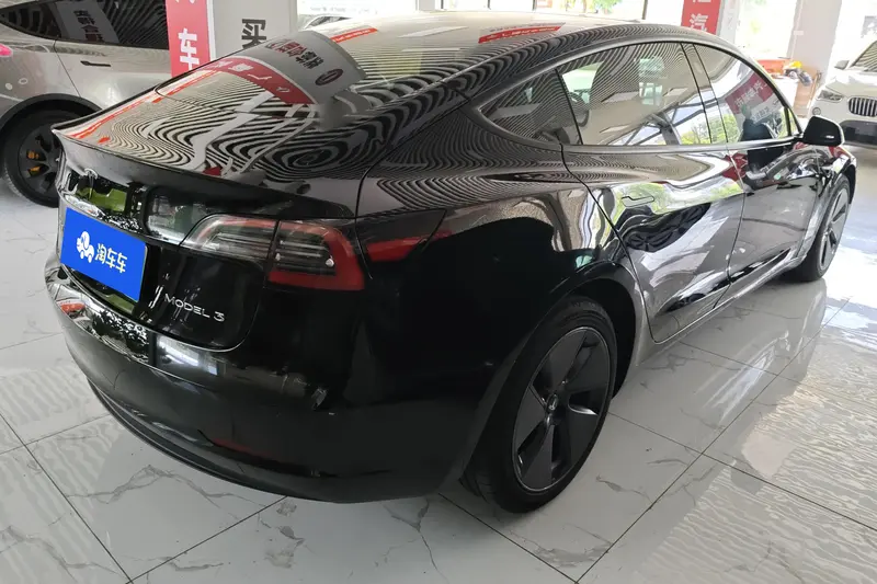 Tesla Model 3 — фото 3