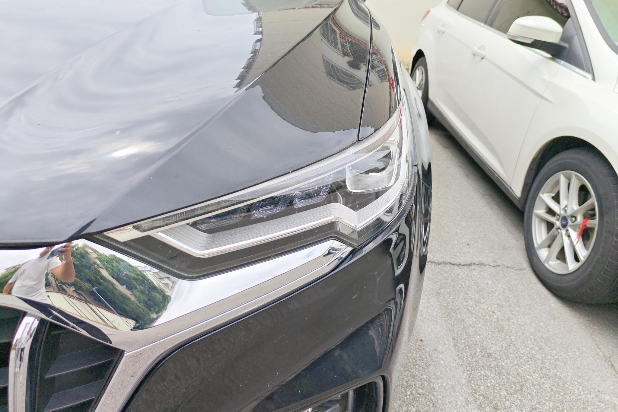 Hongqi HS5 2019 2.0T